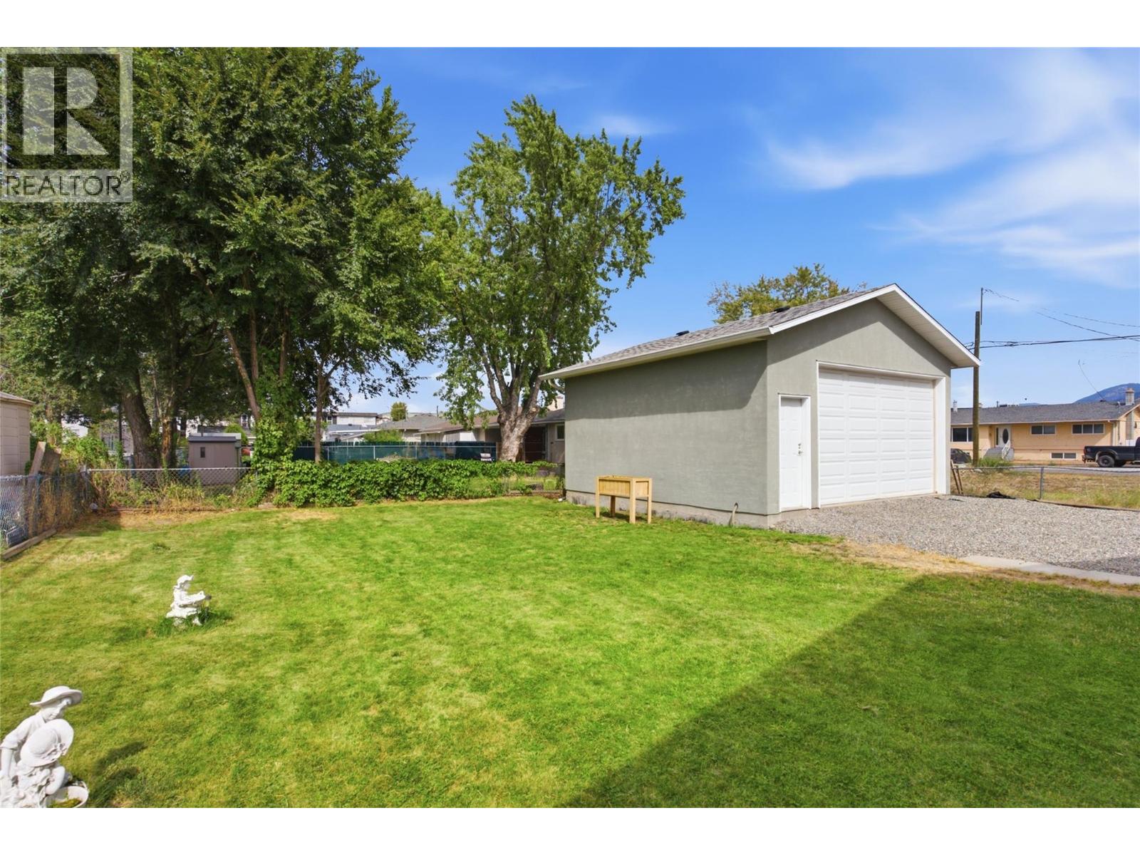 908 Renfrew Avenue, Kamloops, British Columbia  V2B 3X5 - Photo 2 - 10399760