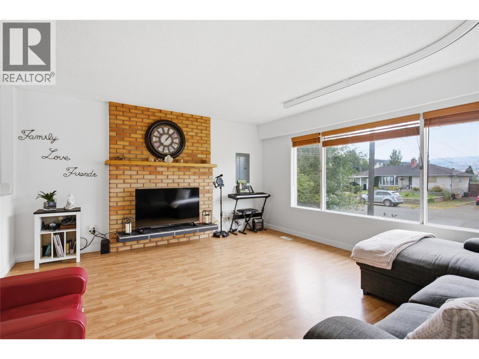 908 Renfrew Avenue, Kamloops, British Columbia  V2B 3X5 - Photo 4 - 10399760