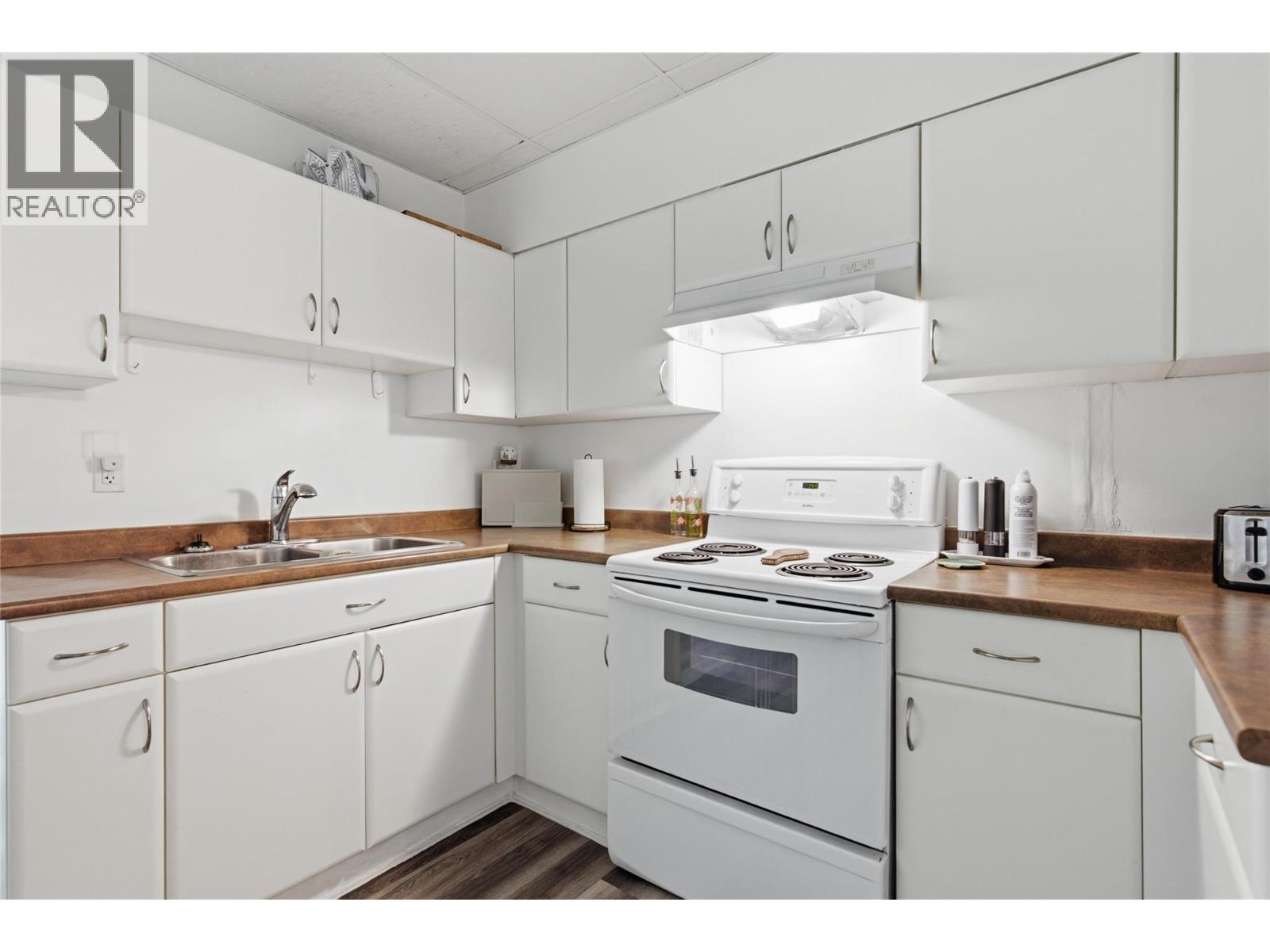 908 Renfrew Avenue, Kamloops, British Columbia  V2B 3X5 - Photo 32 - 10399760