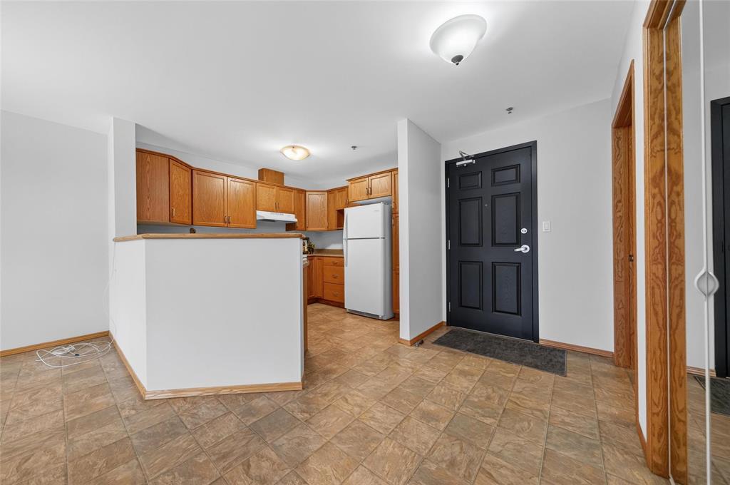 210 388 First Street, Steinbach, Manitoba  R5G 0C7 - Photo 12 - 202622516