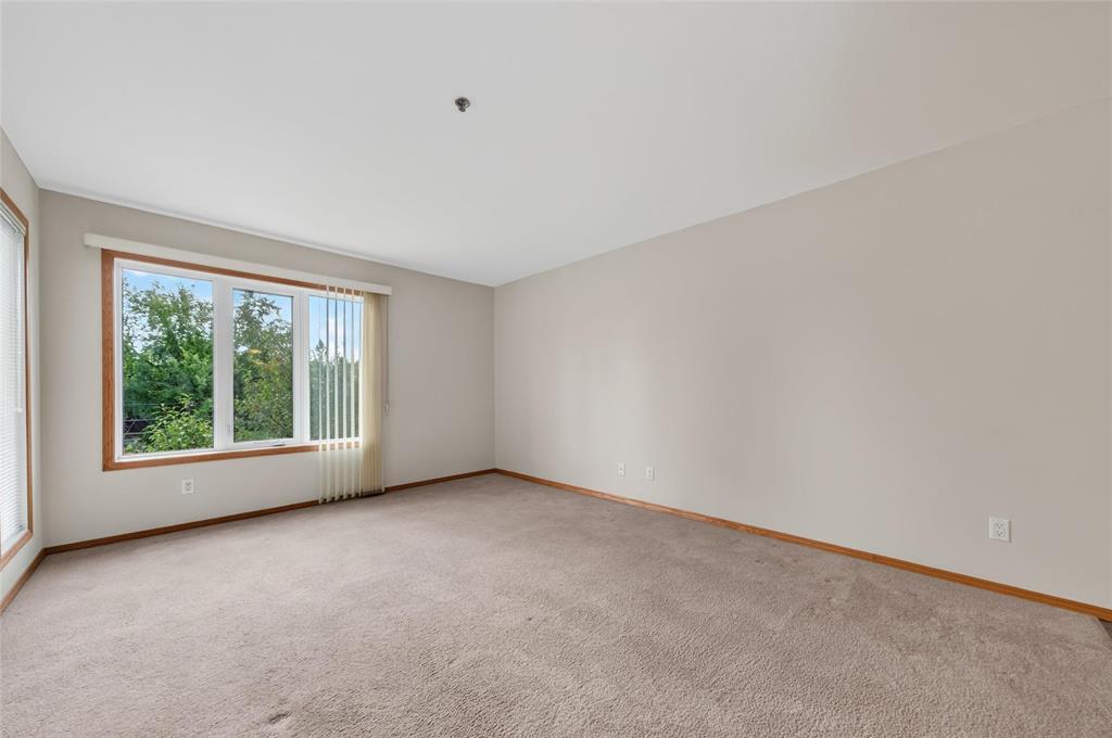 210 388 First Street, Steinbach, Manitoba  R5G 0C7 - Photo 6 - 202622516