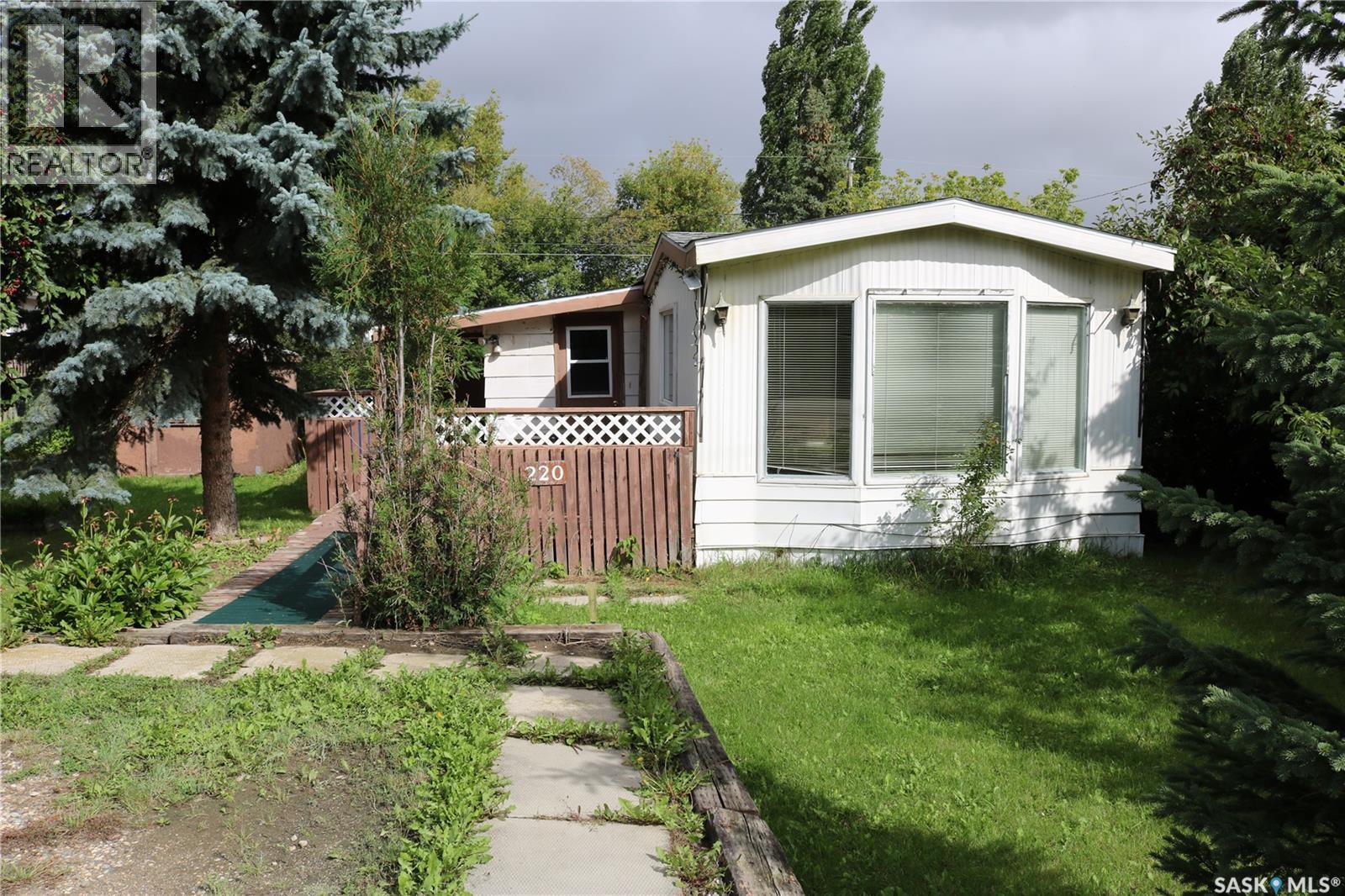 220 Wright Road, Moosomin, Saskatchewan  S0G 3N0 - Photo 1 - SK047828