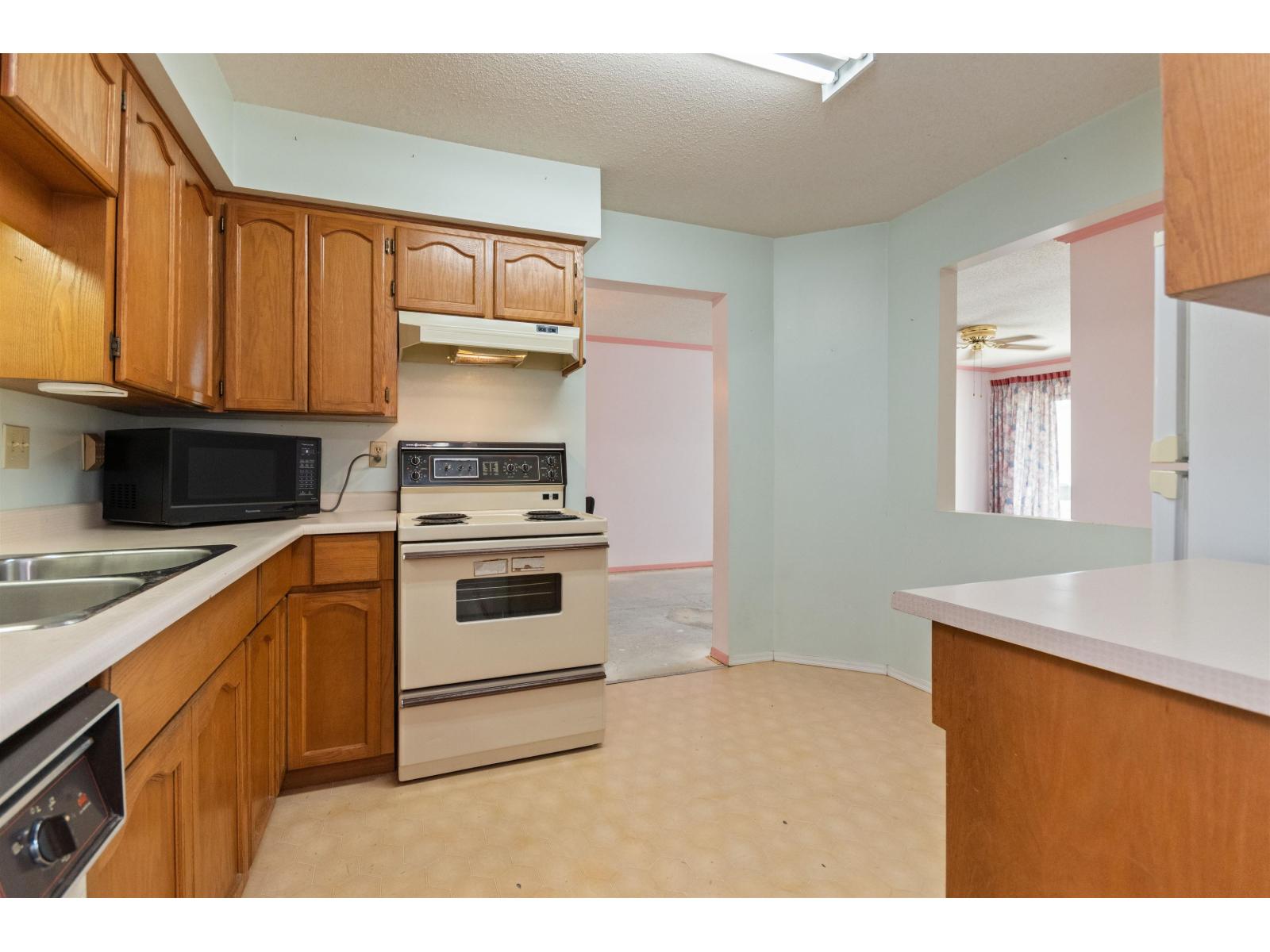 202 8725 Elm Drive, Chilliwack Proper South, Chilliwack, British Columbia  V2P 4Y3 - Photo 1 - R3162374
