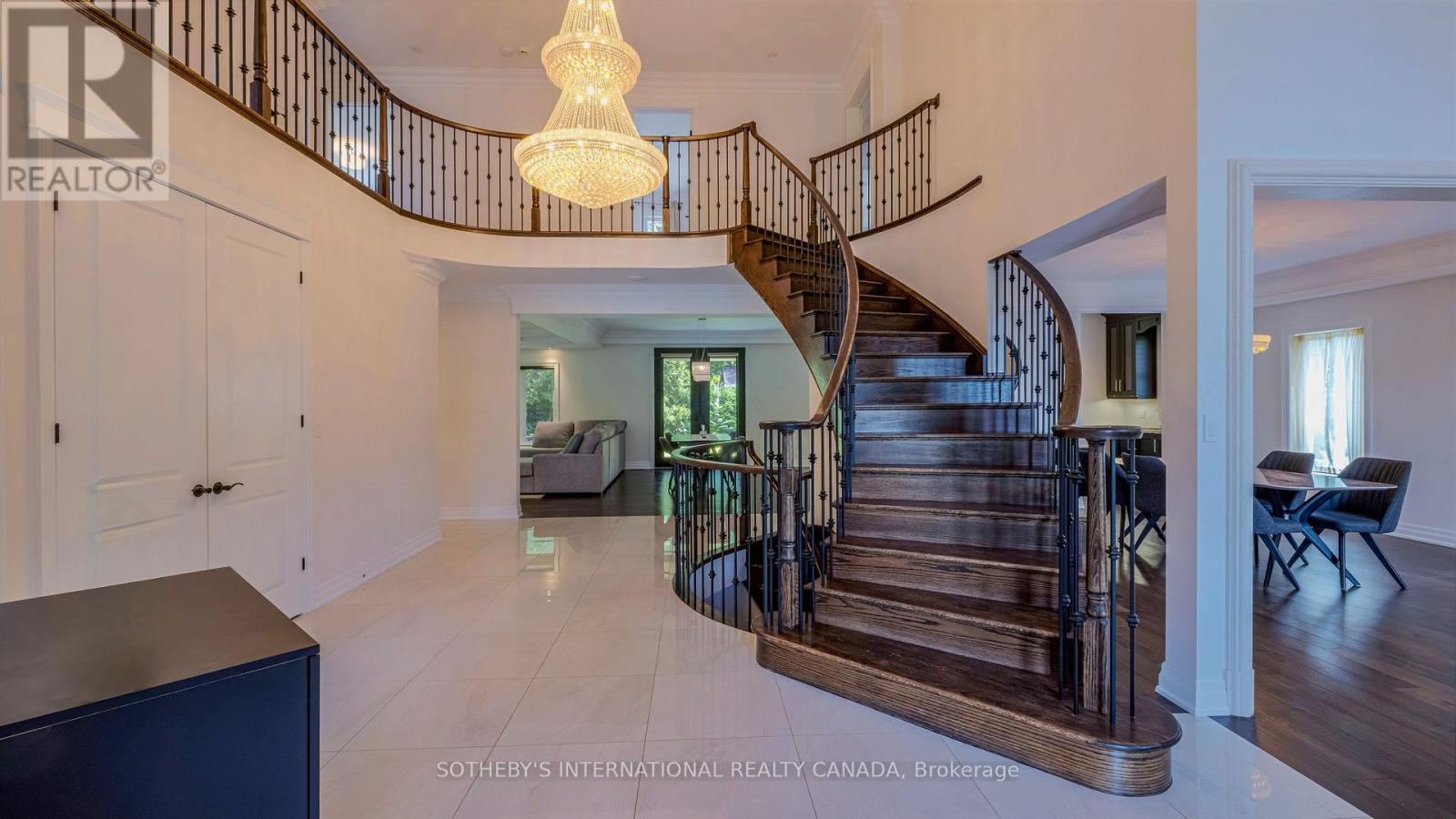 369 Lees Lane, Oakville, Ontario  L6L 4S4 - Photo 2 - W13474166