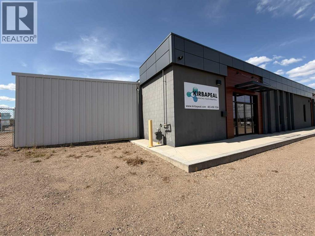 2, 1702 10 Avenue SW, Medicine Hat, Alberta
