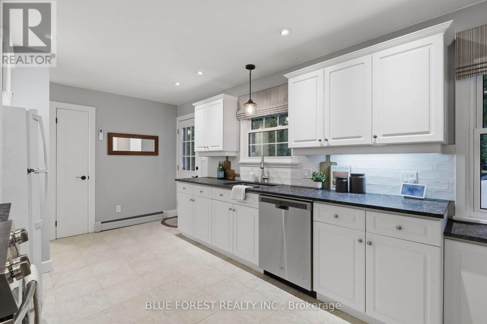 111 Arthur Street, Middlesex Centre, Ontario  N0L 1R0 - Photo 11 - X13757206