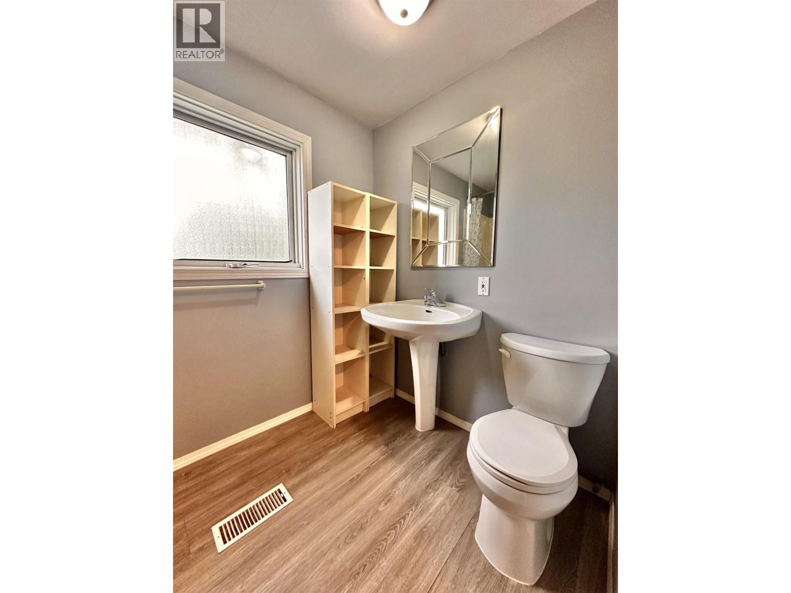 1144 4th Avenue, Valemount, British Columbia  V0E 2Z0 - Photo 11 - R3162681