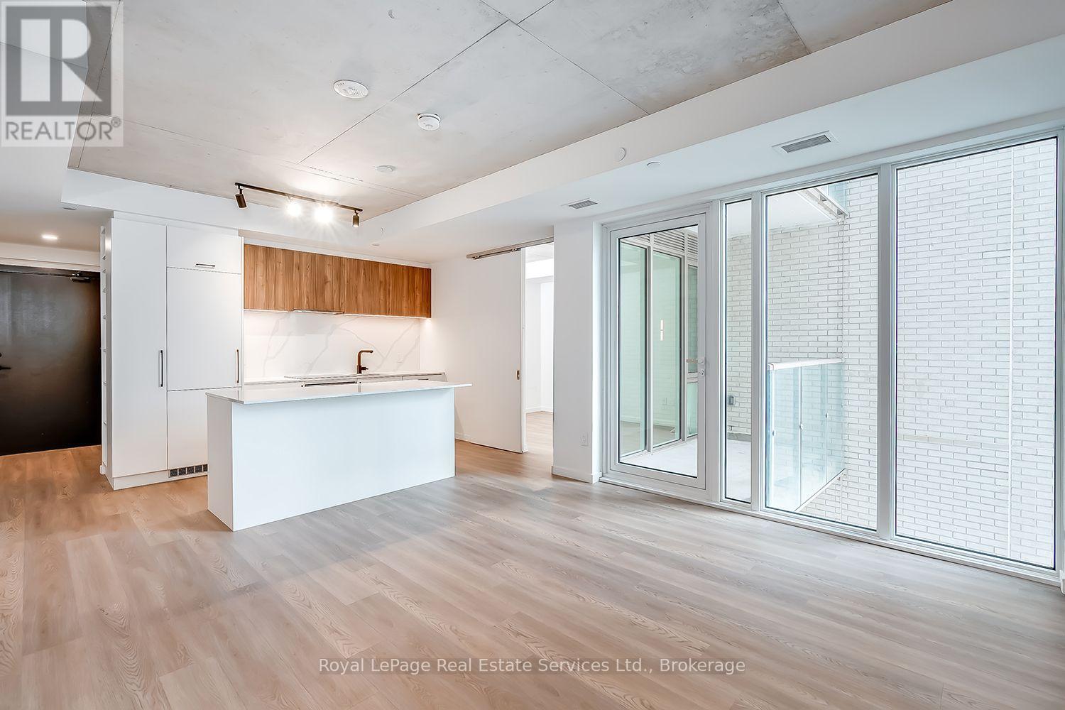 431 - 689 The Queensway, Toronto, Ontario  M8Y 1L1 - Photo 2 - W13757212
