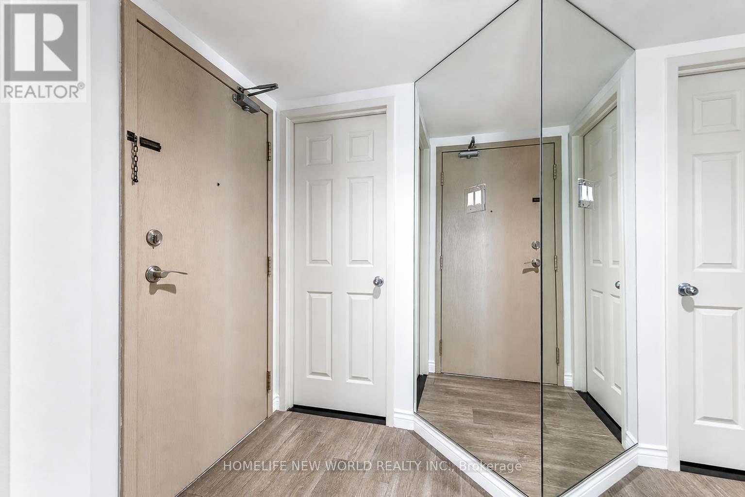 1602 - 77 Harbour Square, Toronto (Waterfront Communities), Ontario  M5J 2S2 - Photo 5 - C13757208