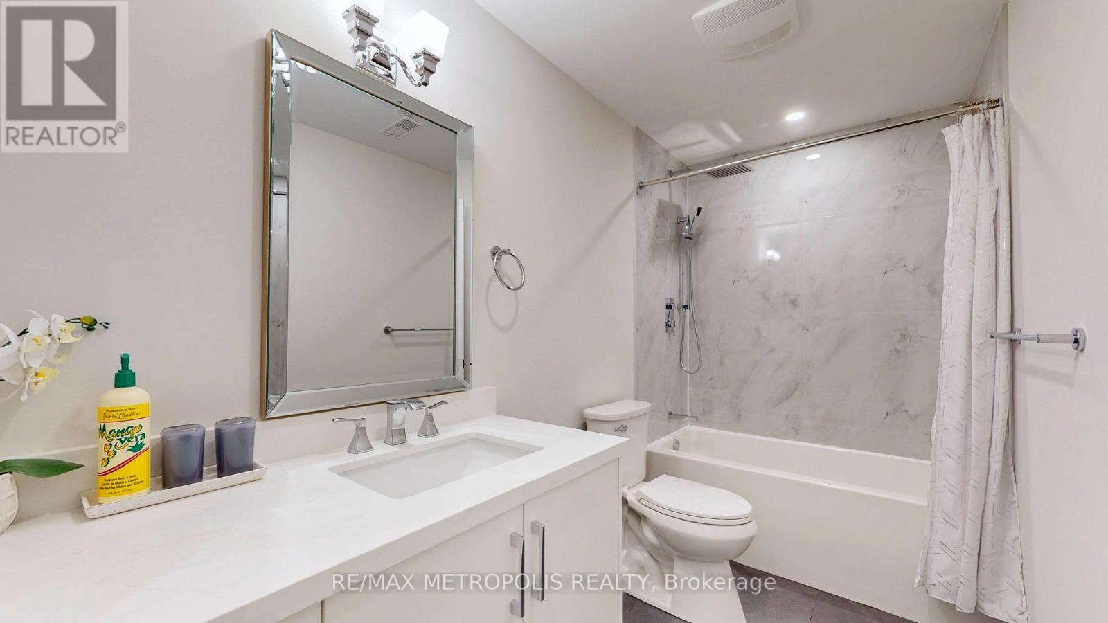 2&3 FLOOR - 165 MANNING AVENUE, Toronto, Ontario