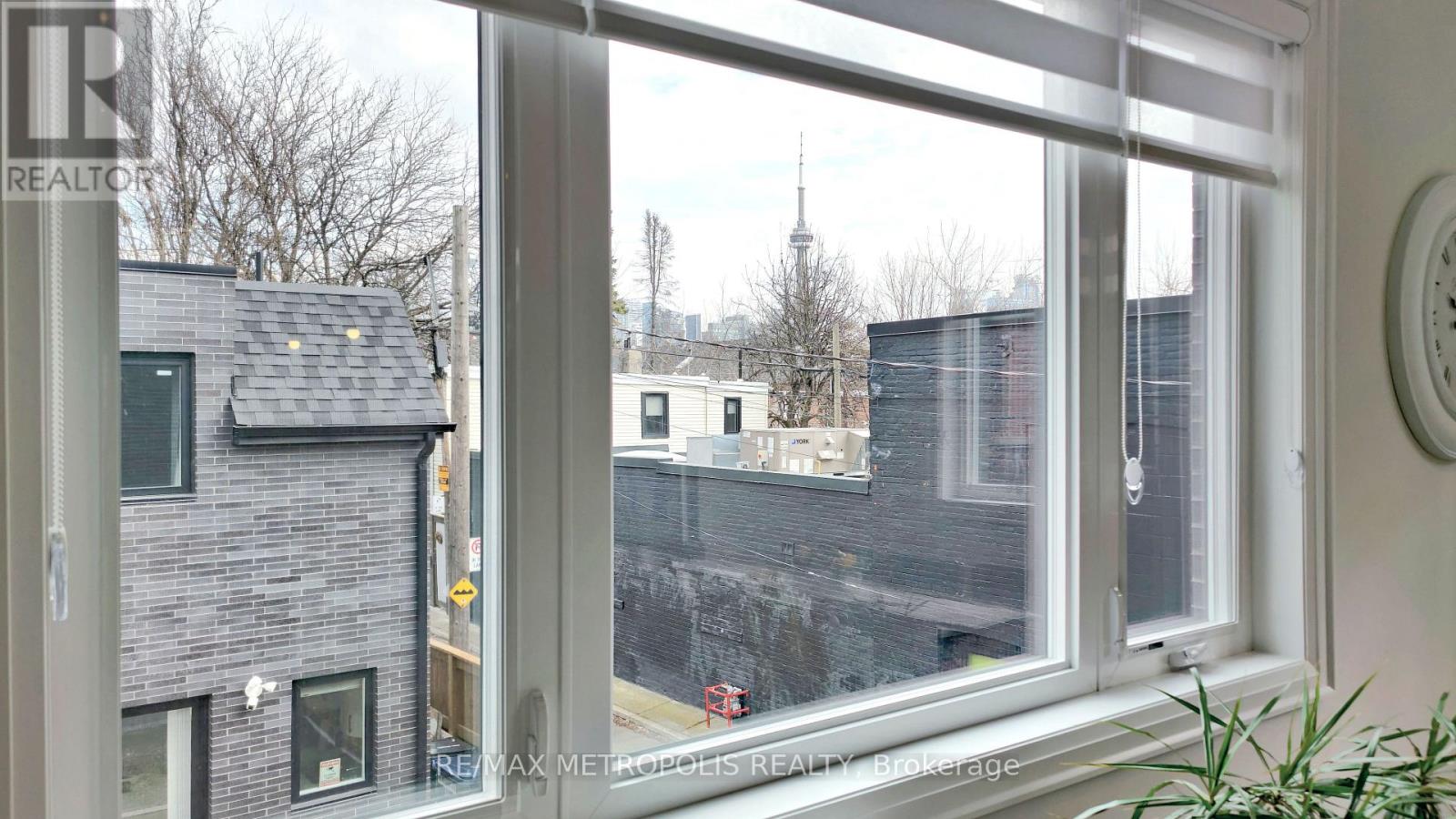 2&3 Floor - 165 Manning Avenue, Toronto, Ontario  M6J 2K6 - Photo 13 - C13757230
