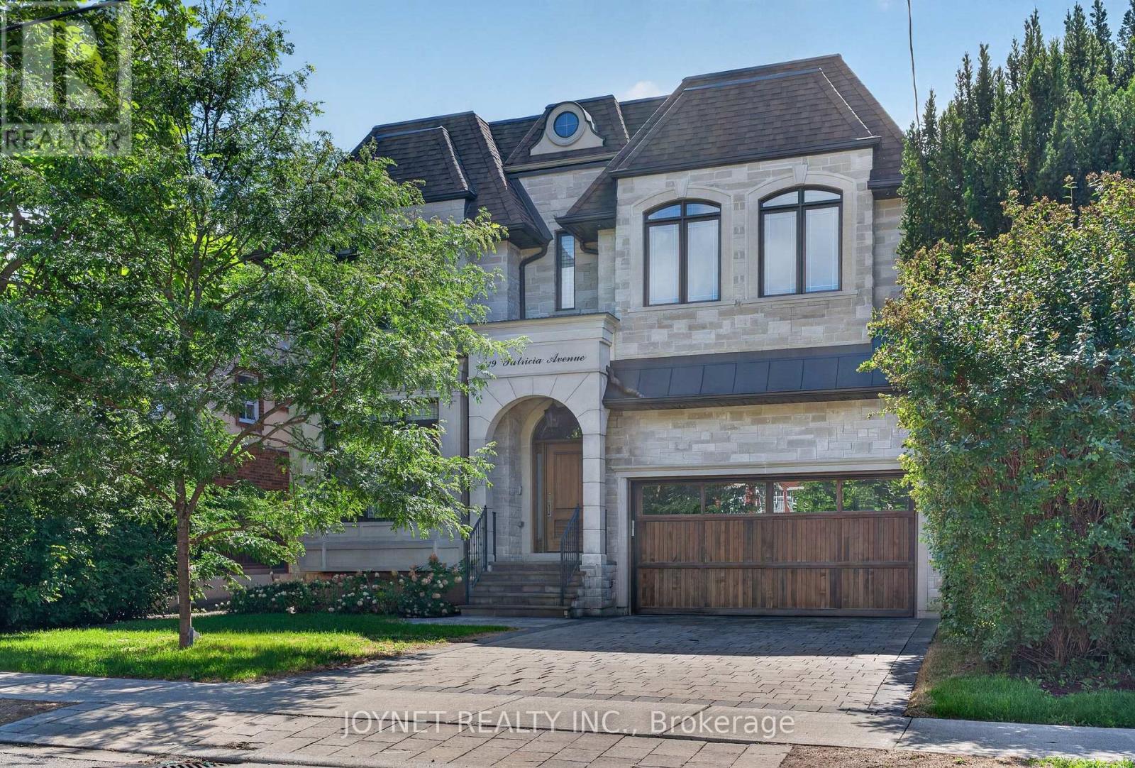 119 PATRICIA AVENUE, Toronto, Ontario