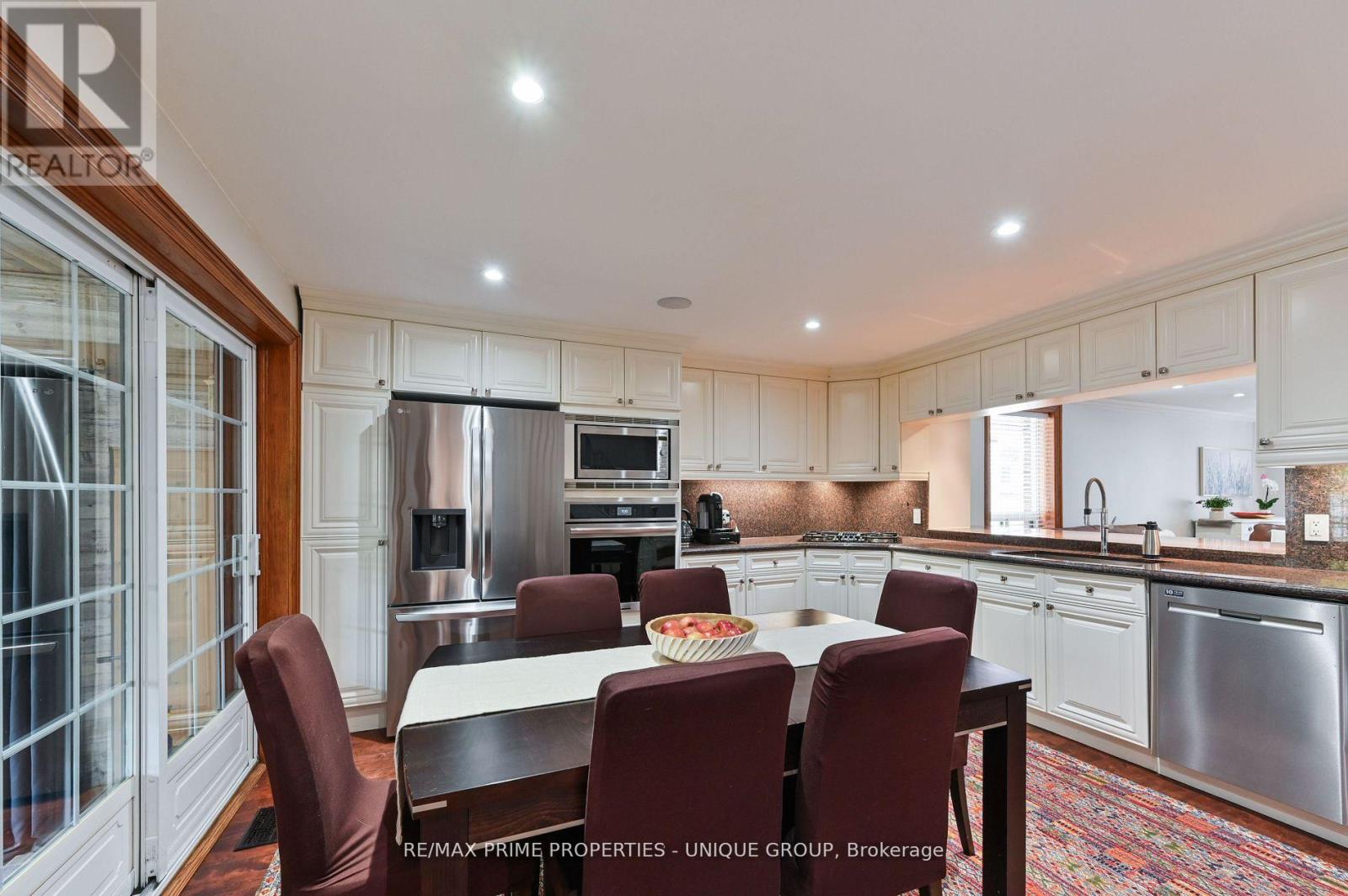 16 Eastwood Avenue, Toronto, Ontario  M1N 3G9 - Photo 12 - E13757254