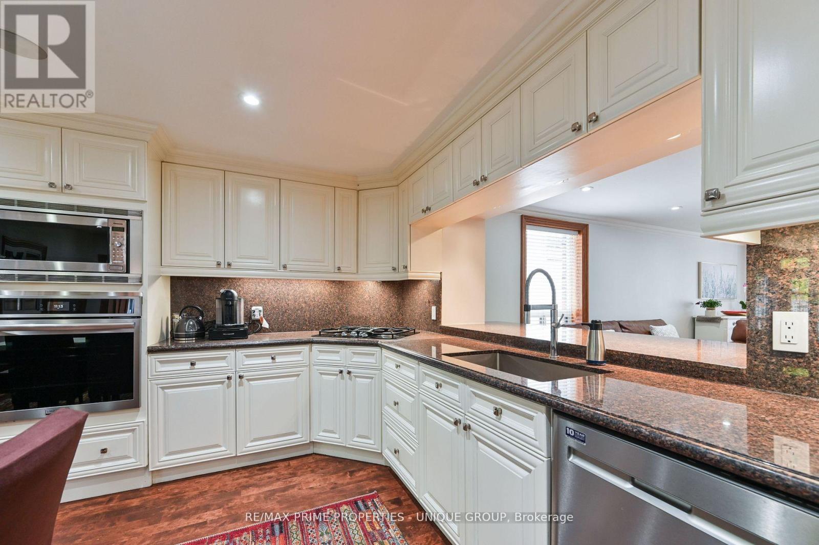 16 Eastwood Avenue, Toronto, Ontario  M1N 3G9 - Photo 14 - E13757254