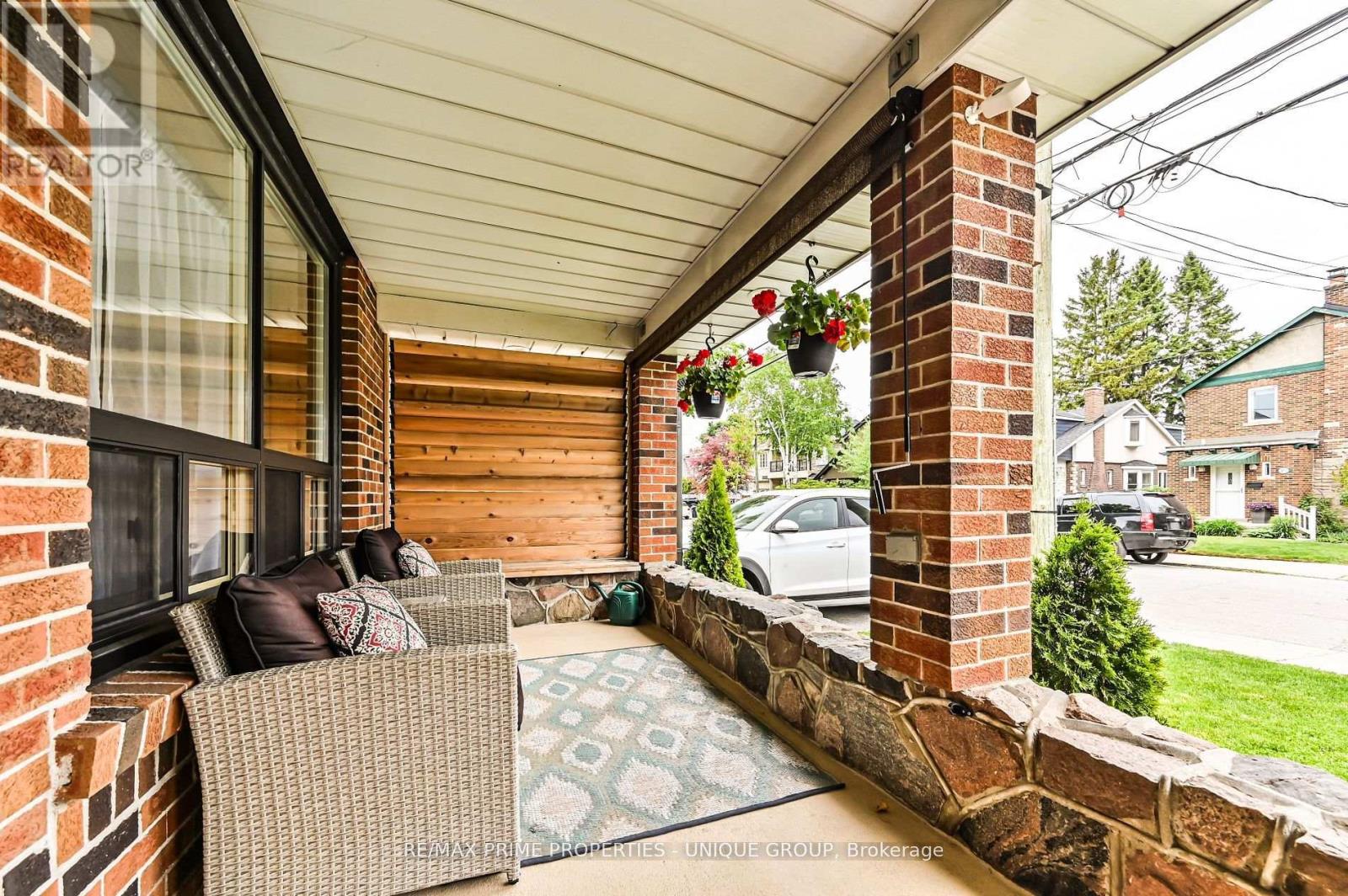 16 Eastwood Avenue, Toronto, Ontario  M1N 3G9 - Photo 3 - E13757254