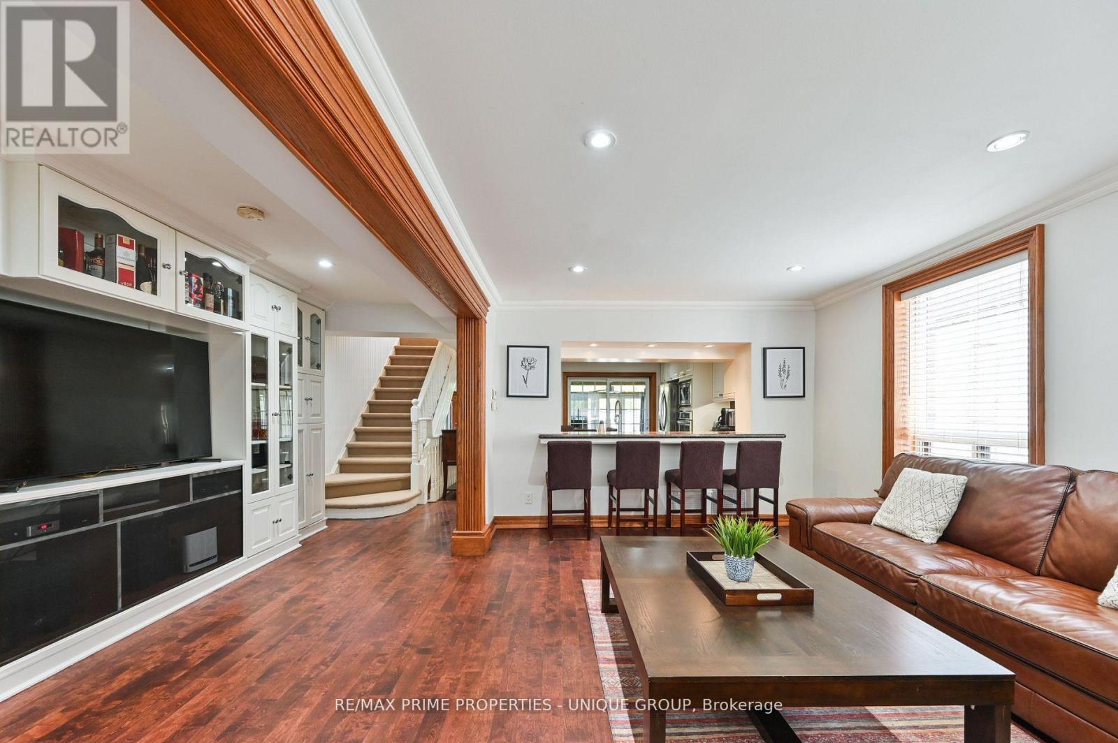 16 Eastwood Avenue, Toronto, Ontario  M1N 3G9 - Photo 6 - E13757254