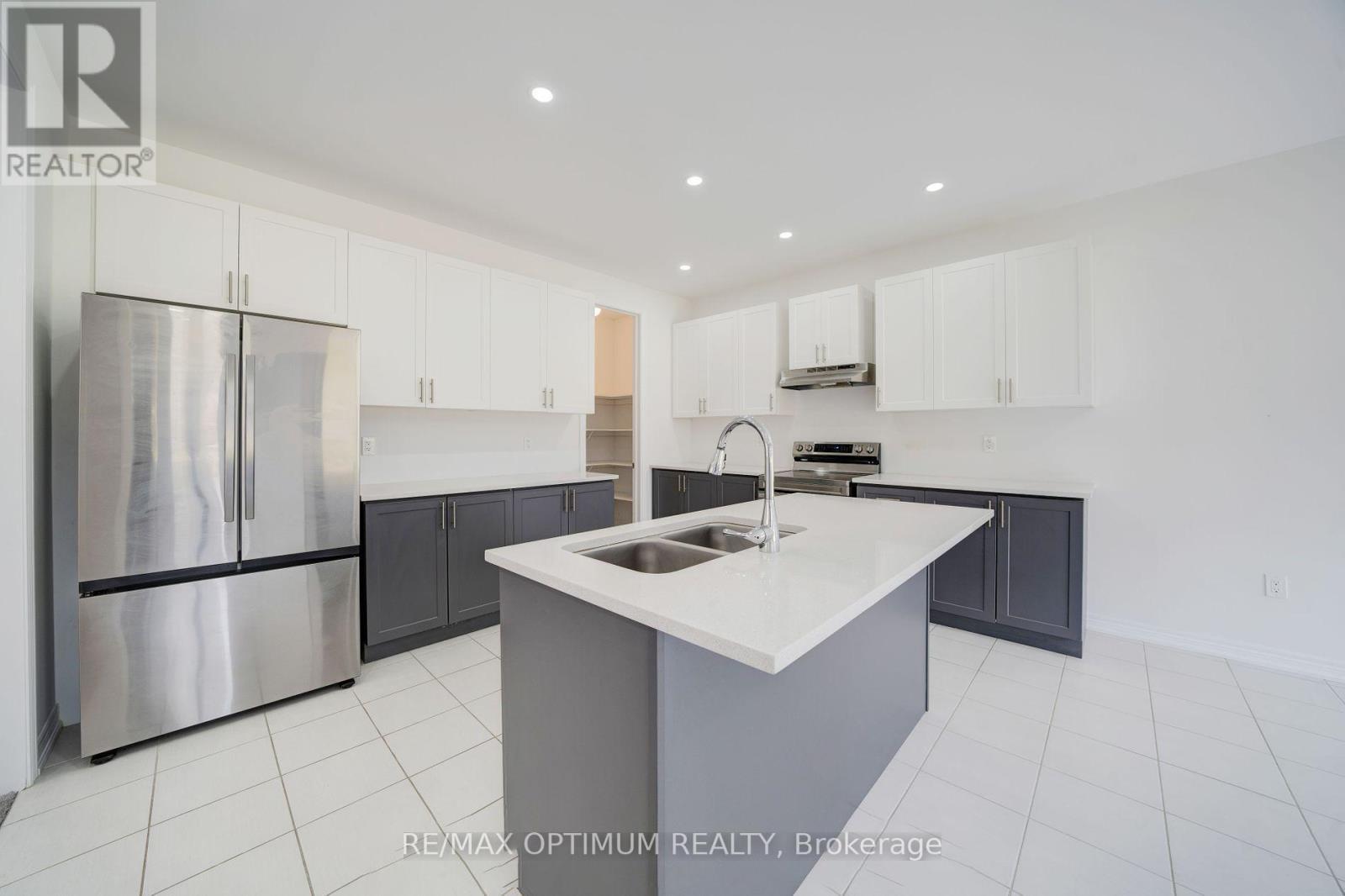 2073 Chris Mason Street, Oshawa, Ontario  L1L 0S5 - Photo 10 - E13757258