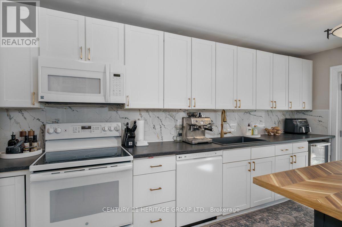 1919 Applewood Avenue, Innisfil, Ontario  L9S 1W2 - Photo 6 - N13757272