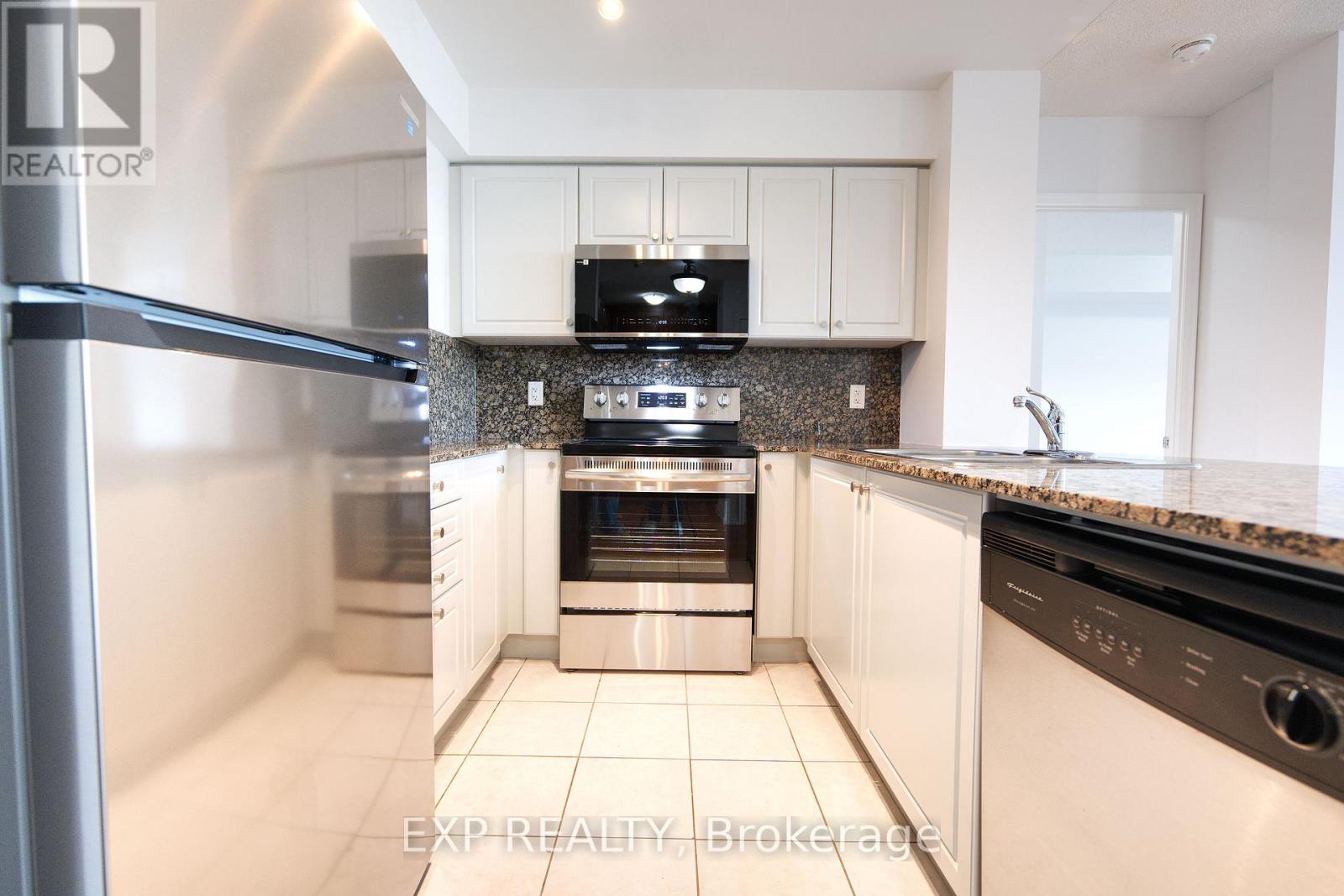 909 - 1403 Royal York Road, Toronto, Ontario M9P 0A1 - Photo 2 - W13757162