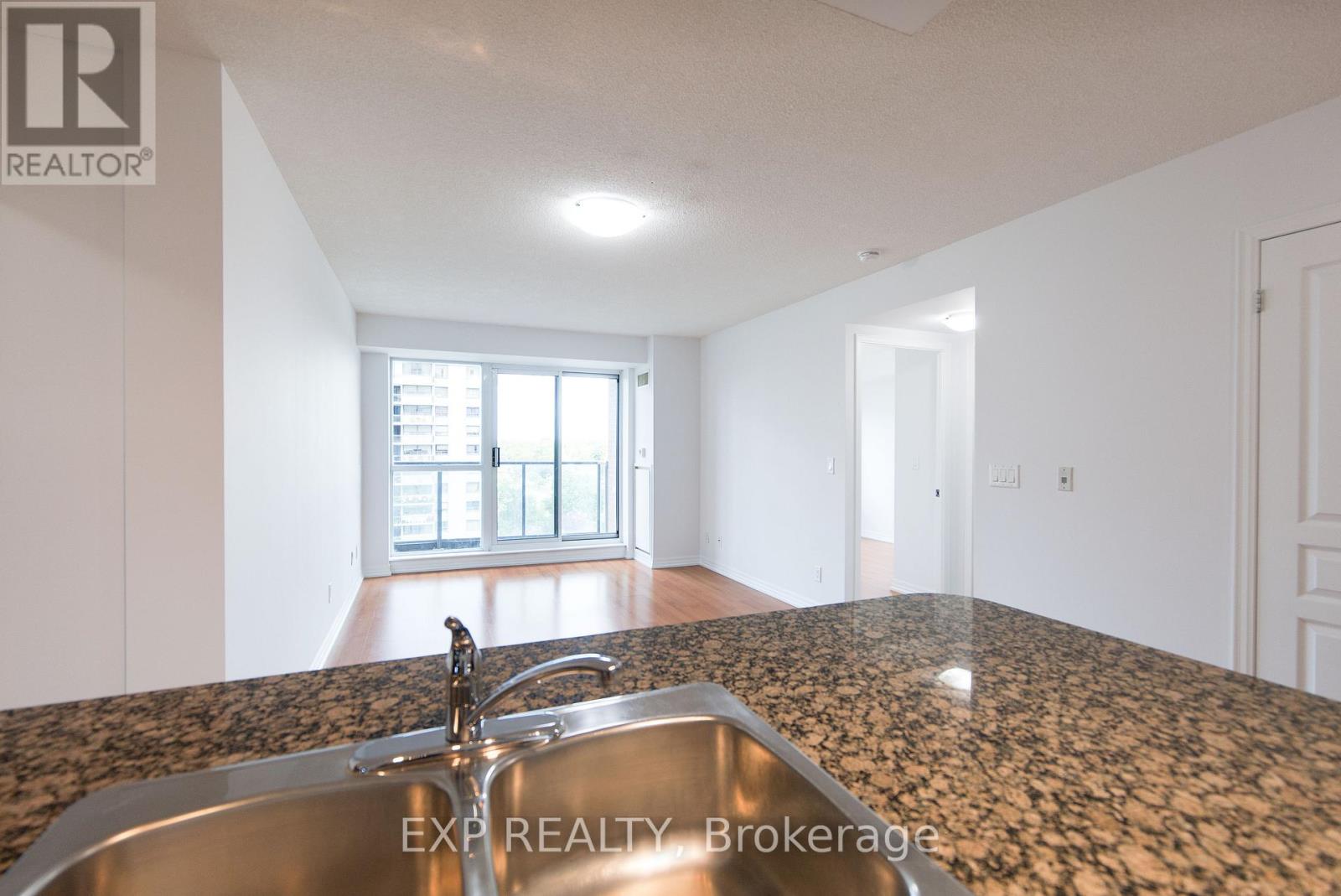 909 - 1403 Royal York Road, Toronto, Ontario M9P 0A1 - Photo 5 - W13757162