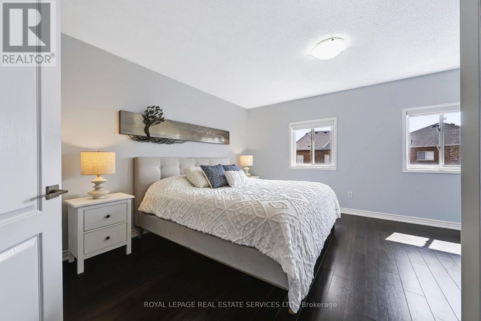 5856 Blue Spruce Avenue, Burlington, Ontario  L7L 7N8 - Photo 22 - W13757178