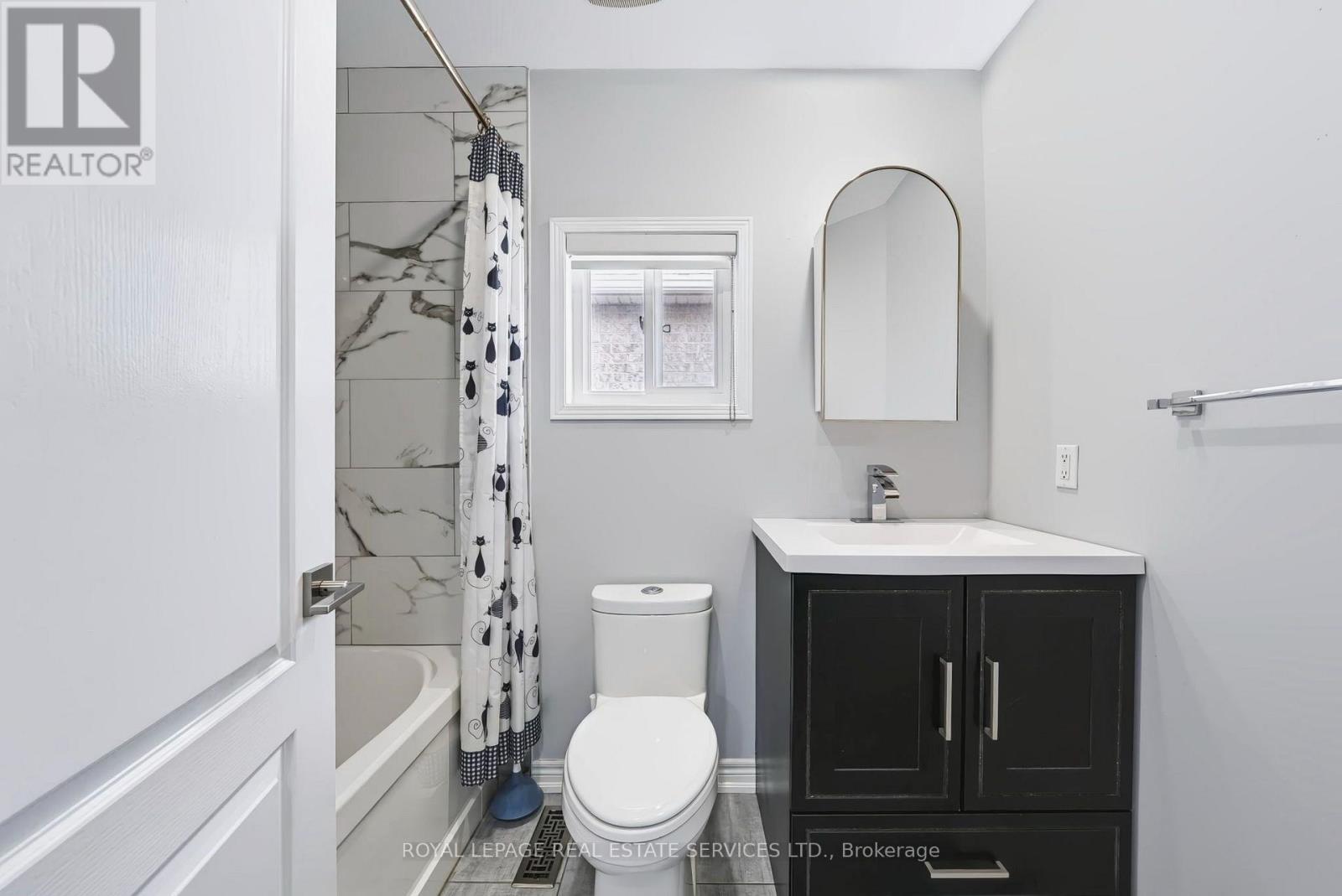 5856 Blue Spruce Avenue, Burlington, Ontario  L7L 7N8 - Photo 25 - W13757178