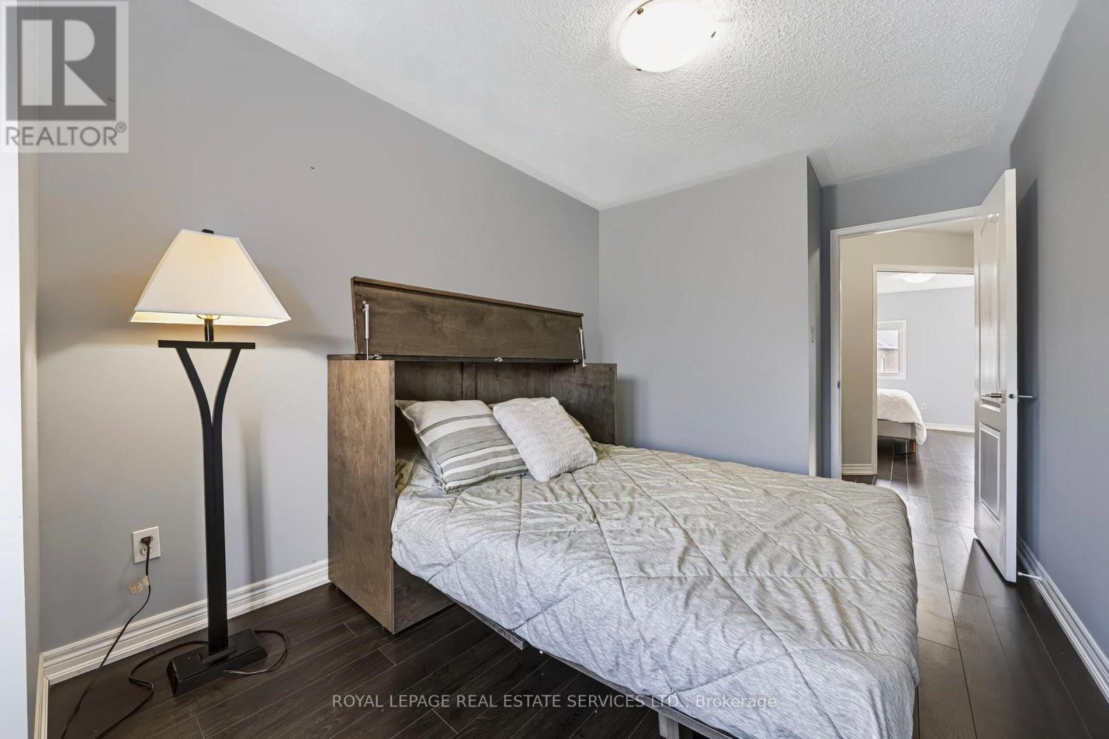 5856 Blue Spruce Avenue, Burlington, Ontario  L7L 7N8 - Photo 27 - W13757178