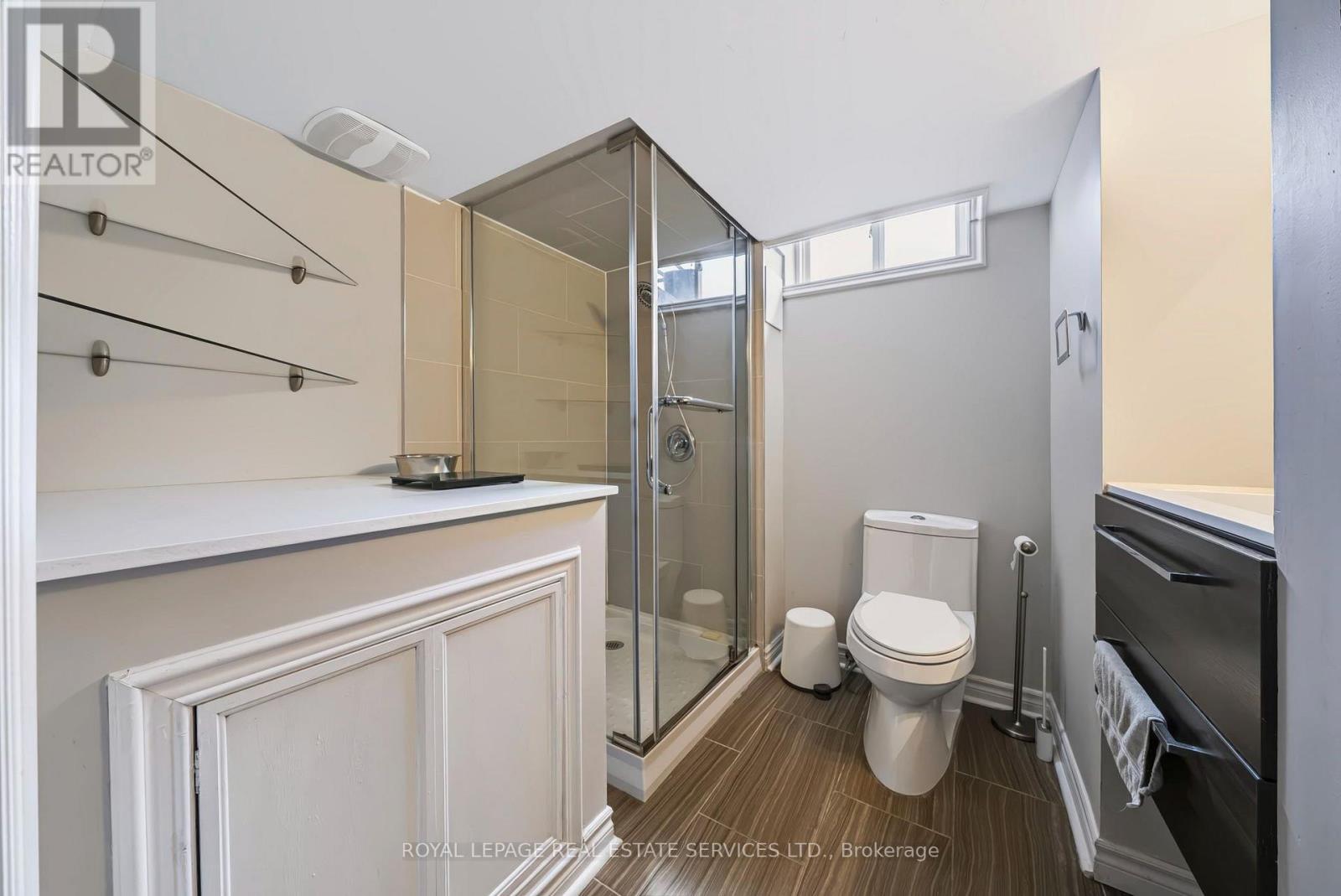 5856 Blue Spruce Avenue, Burlington, Ontario  L7L 7N8 - Photo 33 - W13757178
