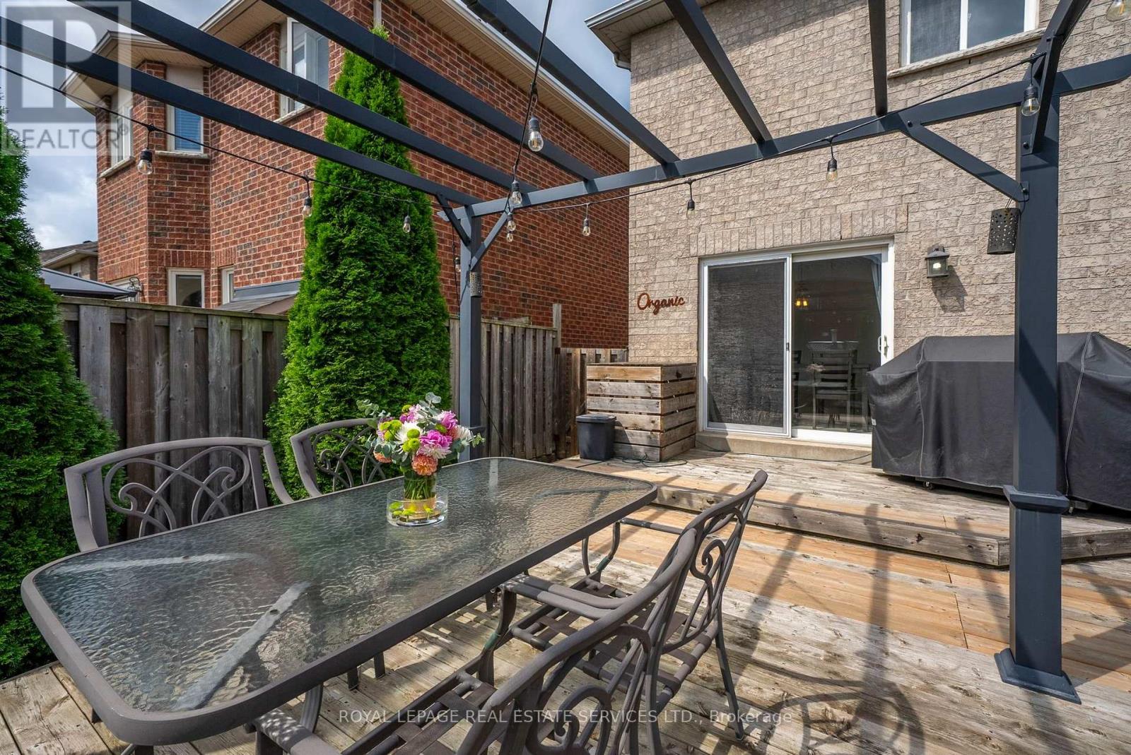 5856 Blue Spruce Avenue, Burlington, Ontario  L7L 7N8 - Photo 36 - W13757178
