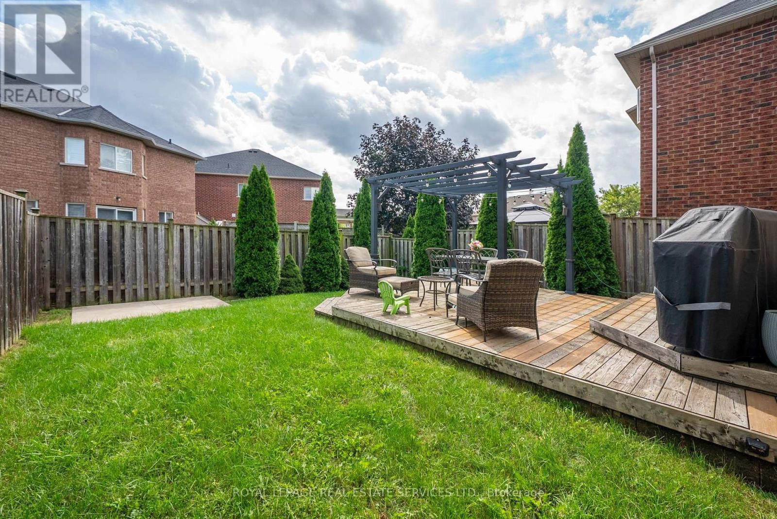 5856 Blue Spruce Avenue, Burlington, Ontario  L7L 7N8 - Photo 37 - W13757178