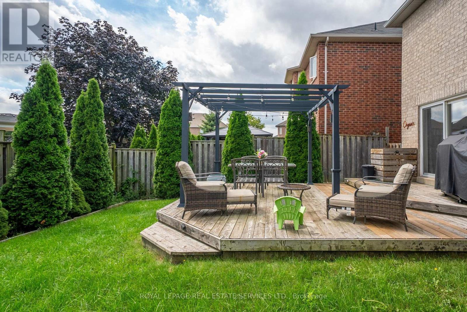 5856 Blue Spruce Avenue, Burlington, Ontario  L7L 7N8 - Photo 38 - W13757178