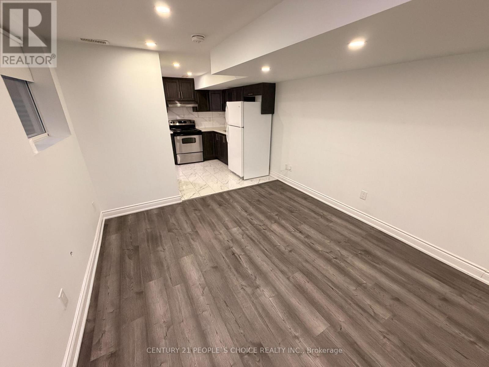 Unit 2, Basement - 36 Allangrove Drive, Brampton, Ontario L7A 2M3 - Photo 4 - W13757216