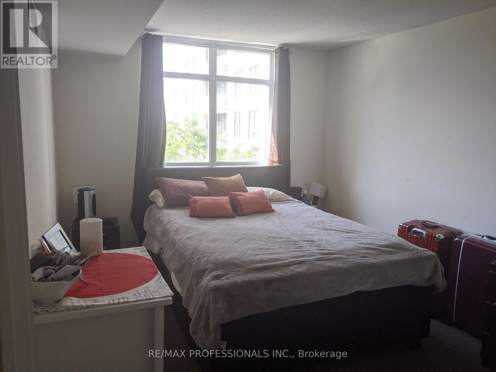 325 - 812 Lansdowne Avenue, Toronto, Ontario M6H 4K5 - Photo 9 - W13757240