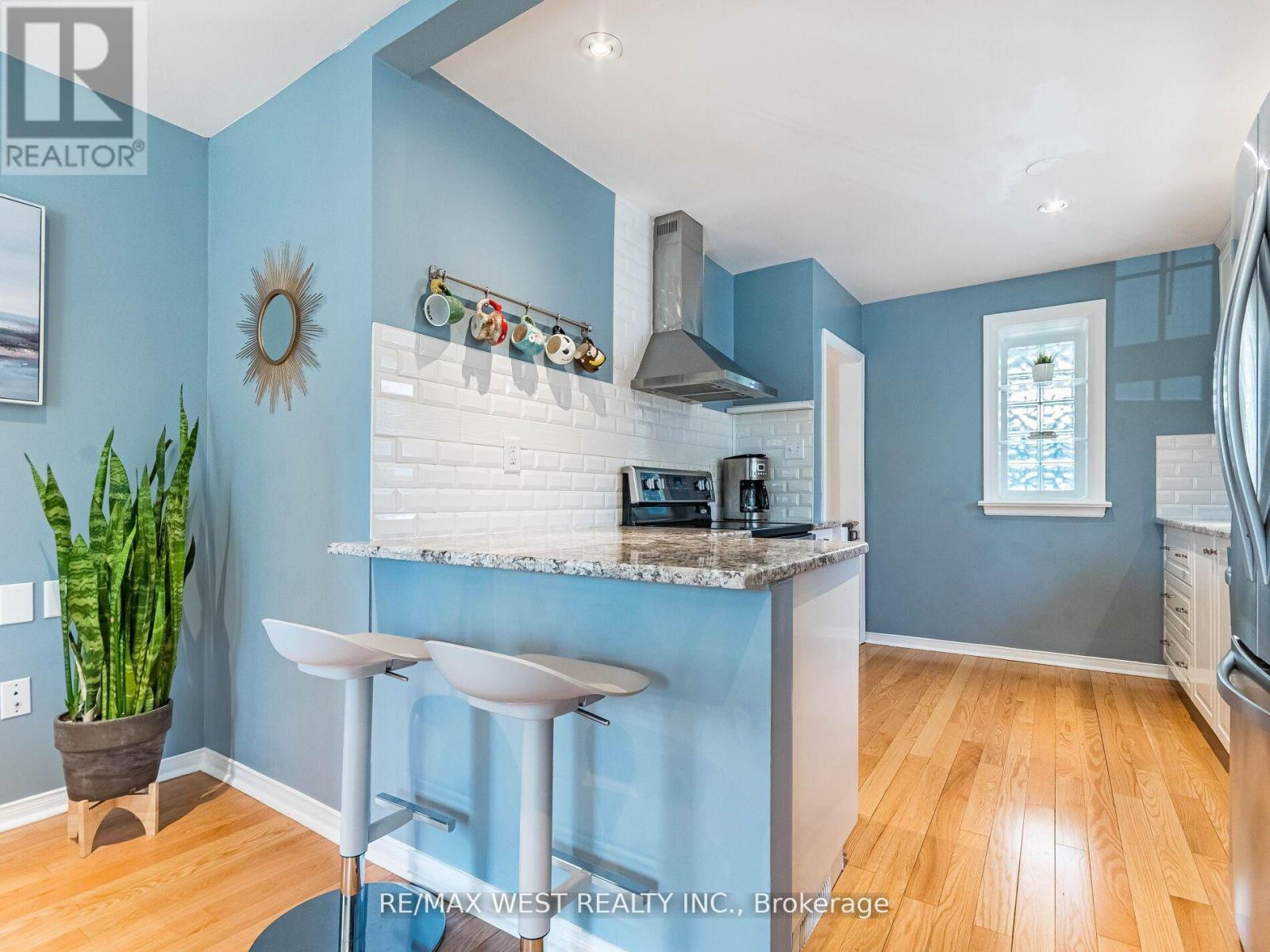 76 Laburnham Avenue, Toronto, Ontario  M8W 1S8 - Photo 16 - W13757266
