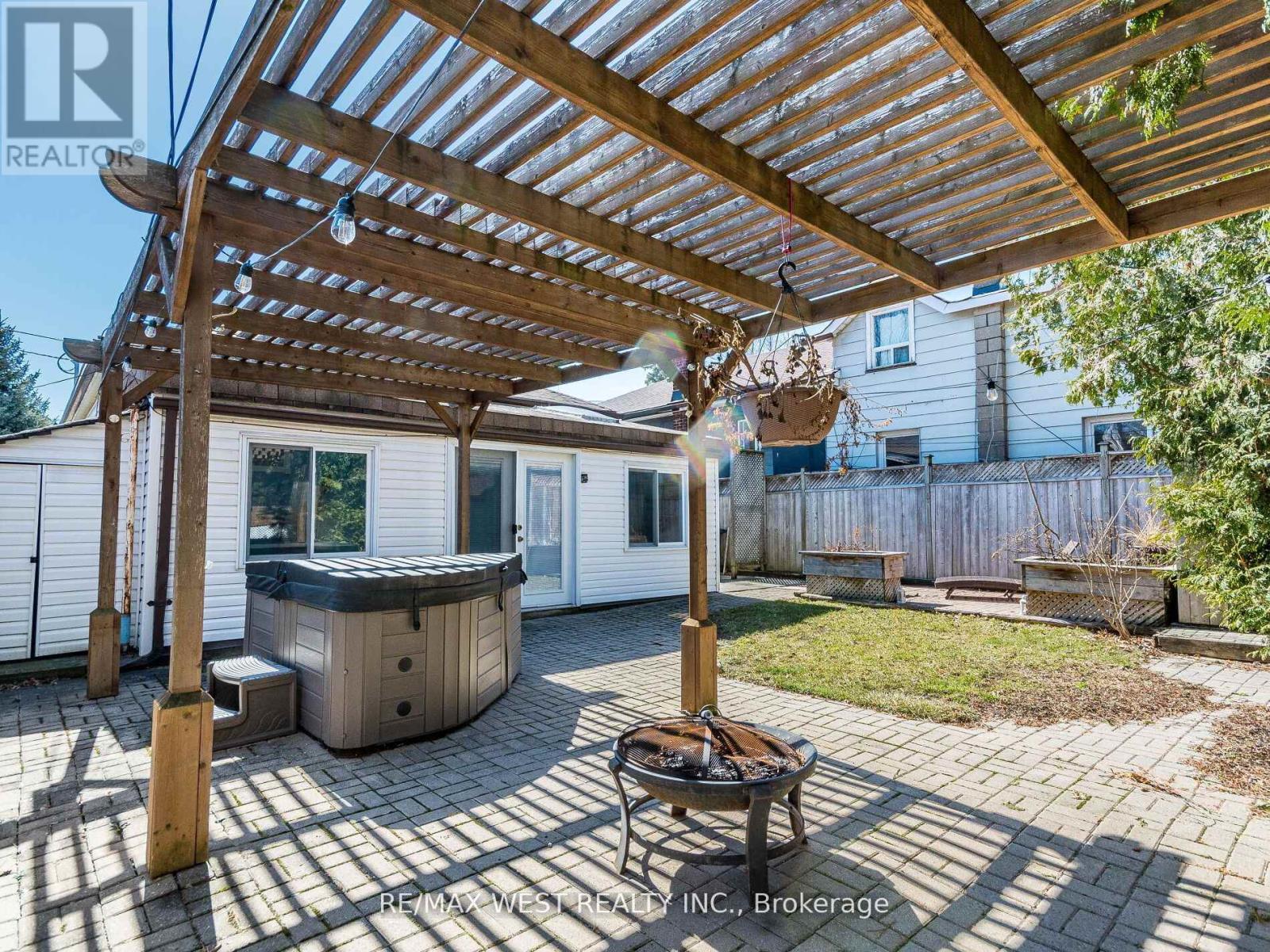 76 Laburnham Avenue, Toronto, Ontario  M8W 1S8 - Photo 37 - W13757266