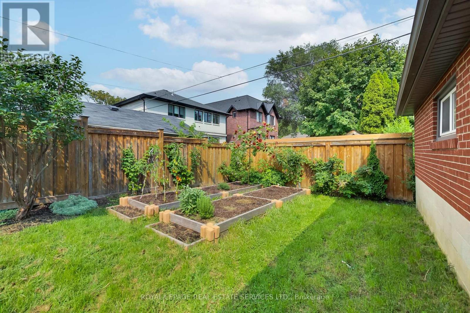 21 Parker Avenue, Toronto, Ontario  M8Z 4L6 - Photo 18 - W13757278