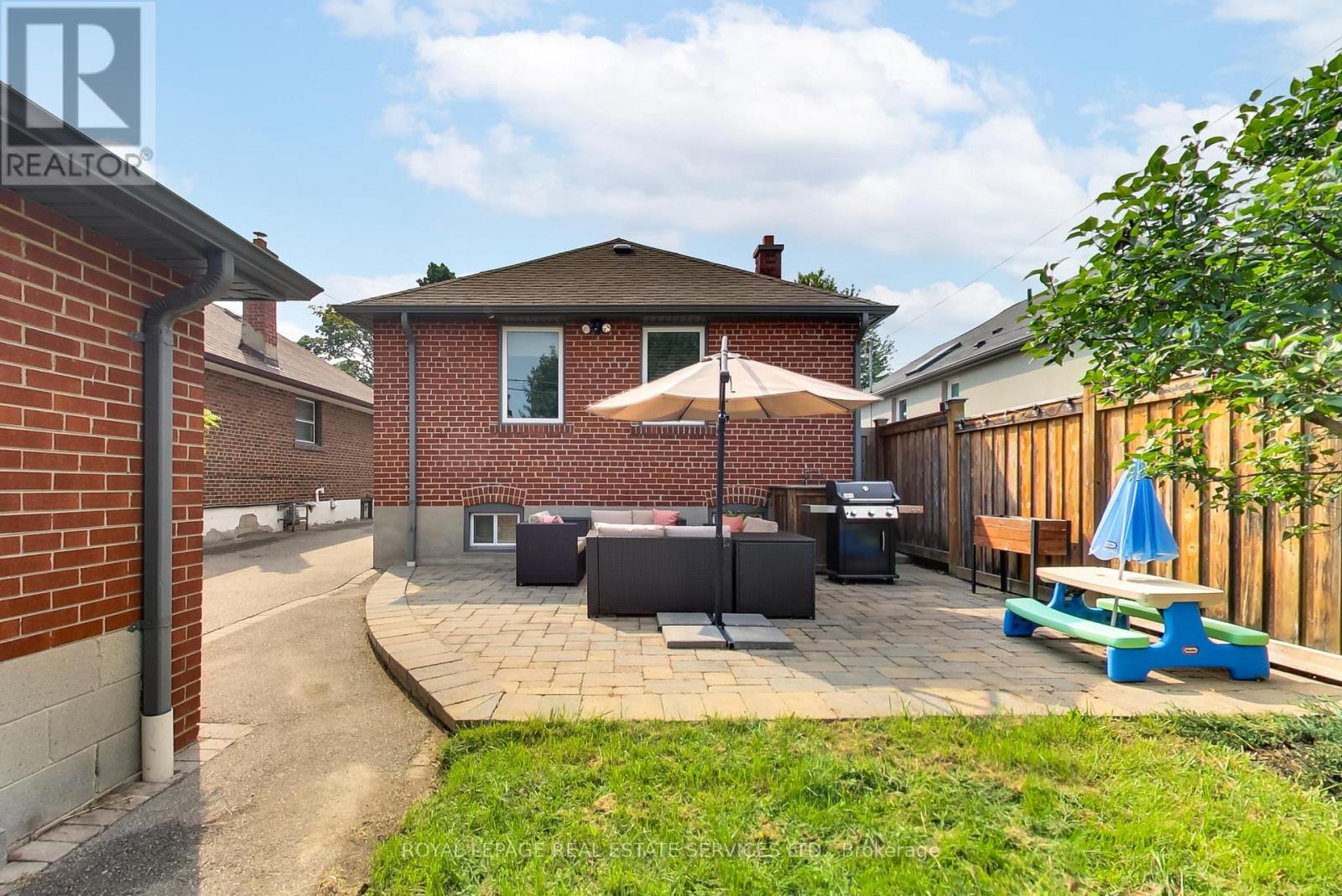 21 Parker Avenue, Toronto, Ontario  M8Z 4L6 - Photo 19 - W13757278