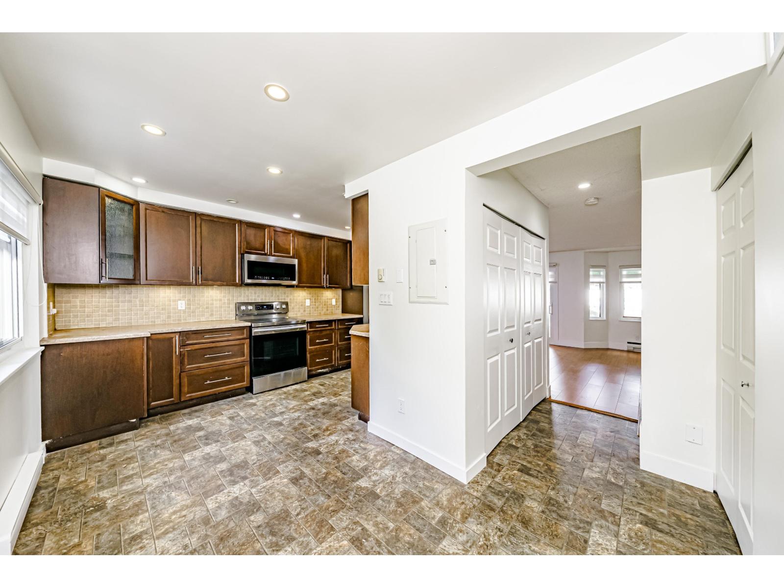 135 7325 140 Street, Surrey, British Columbia  V3W 5J6 - Photo 3 - R3161965