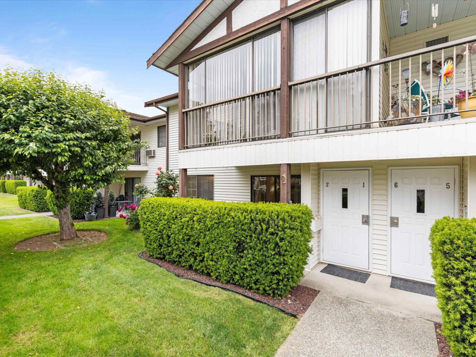 2 32718 Garibaldi Drive, Abbotsford, British Columbia  V2T 5T6 - Photo 2 - R3162660