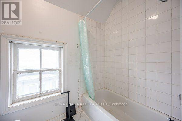 Main & Upper - 307 Grey Street, London East, Ontario  N6B 1G7 - Photo 18 - X13757168