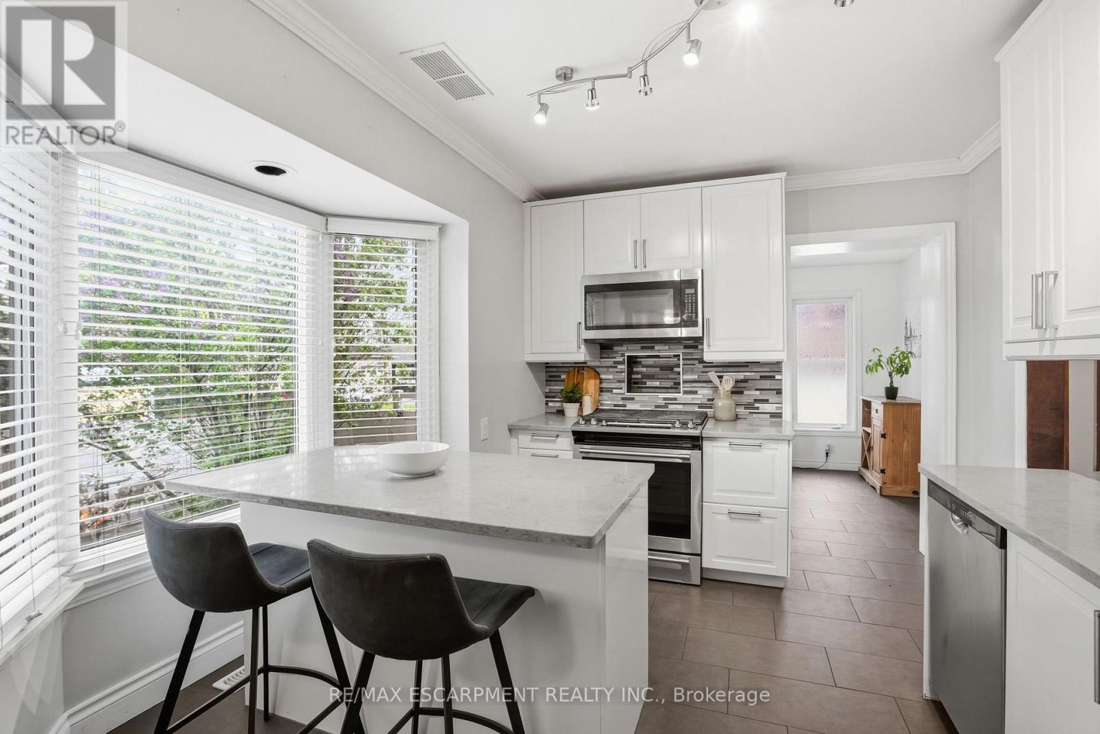 230 Beach Boulevard, Hamilton, Ontario  L8H 6W1 - Photo 6 - X13757222