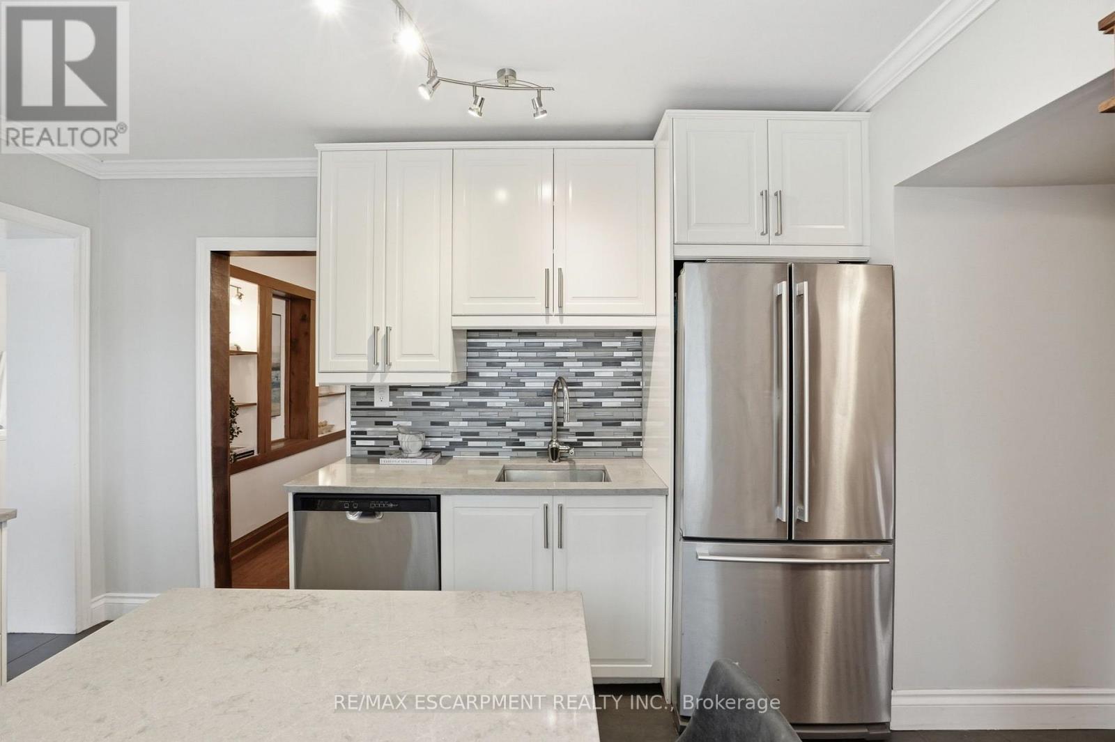 230 Beach Boulevard, Hamilton, Ontario  L8H 6W1 - Photo 8 - X13757222
