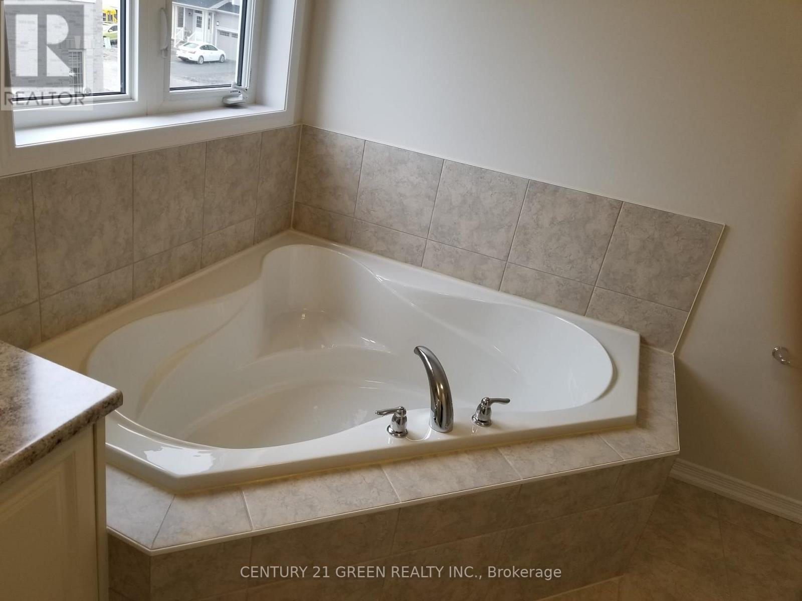 28 Sara Drive, Thorold, Ontario  L3B 0G4 - Photo 28 - X13757250