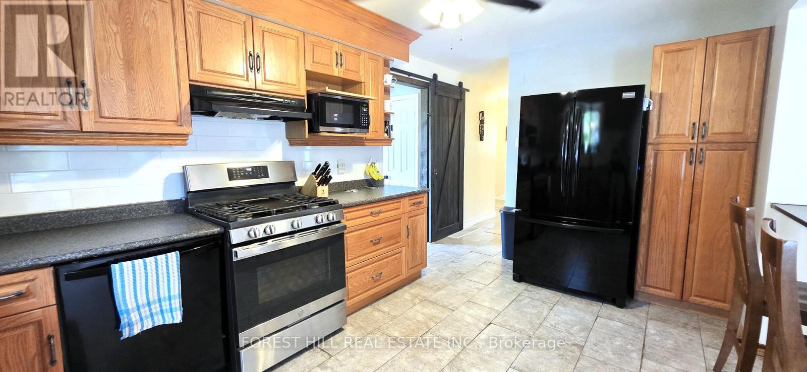 4 Karen Crescent, Orillia, Ontario L3V 3H1 - Photo 8 - S13752718