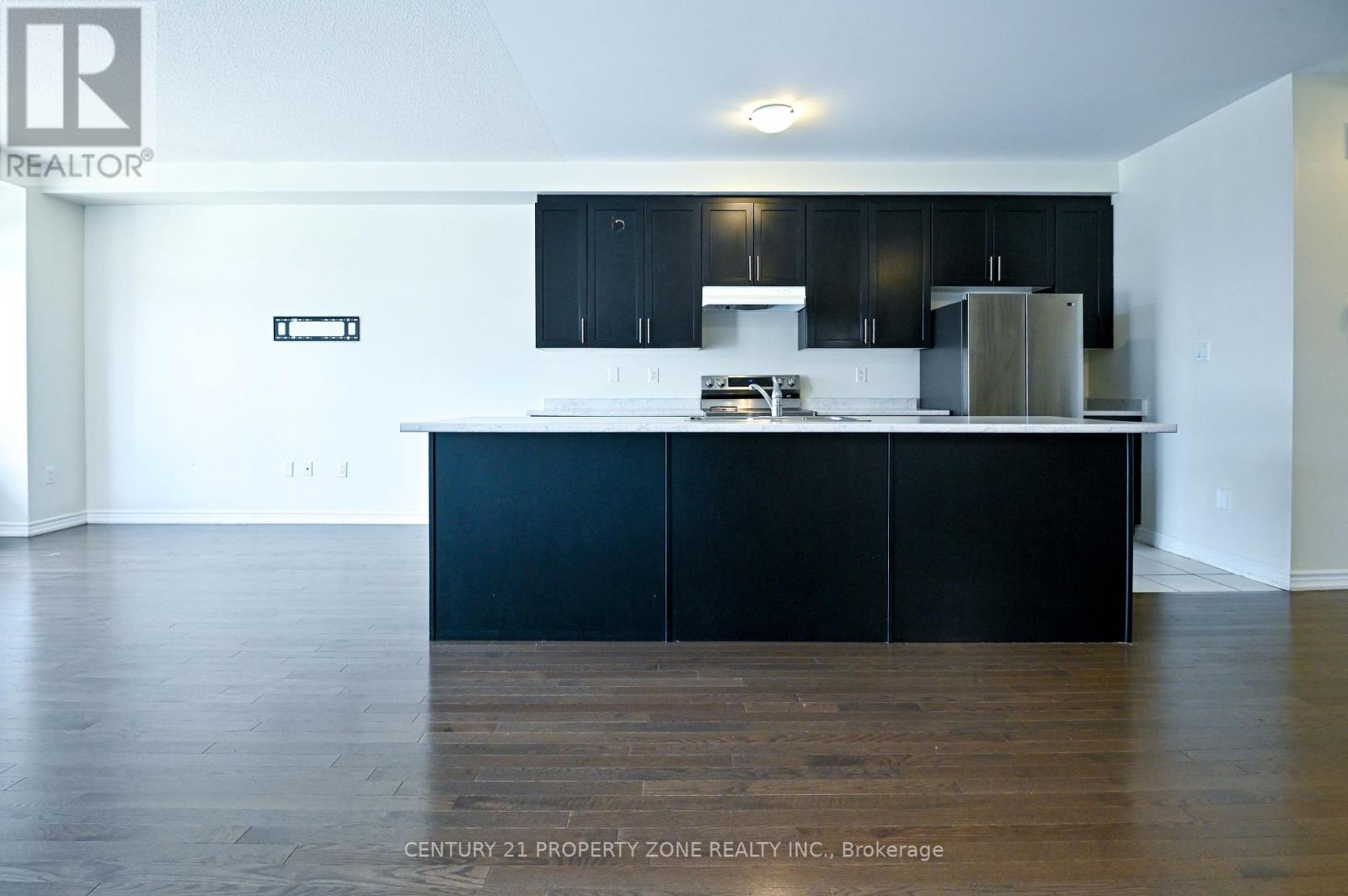 42 Donald Ficht Crescent, Brampton, Ontario  L7A 5H6 - Photo 7 - W13748298