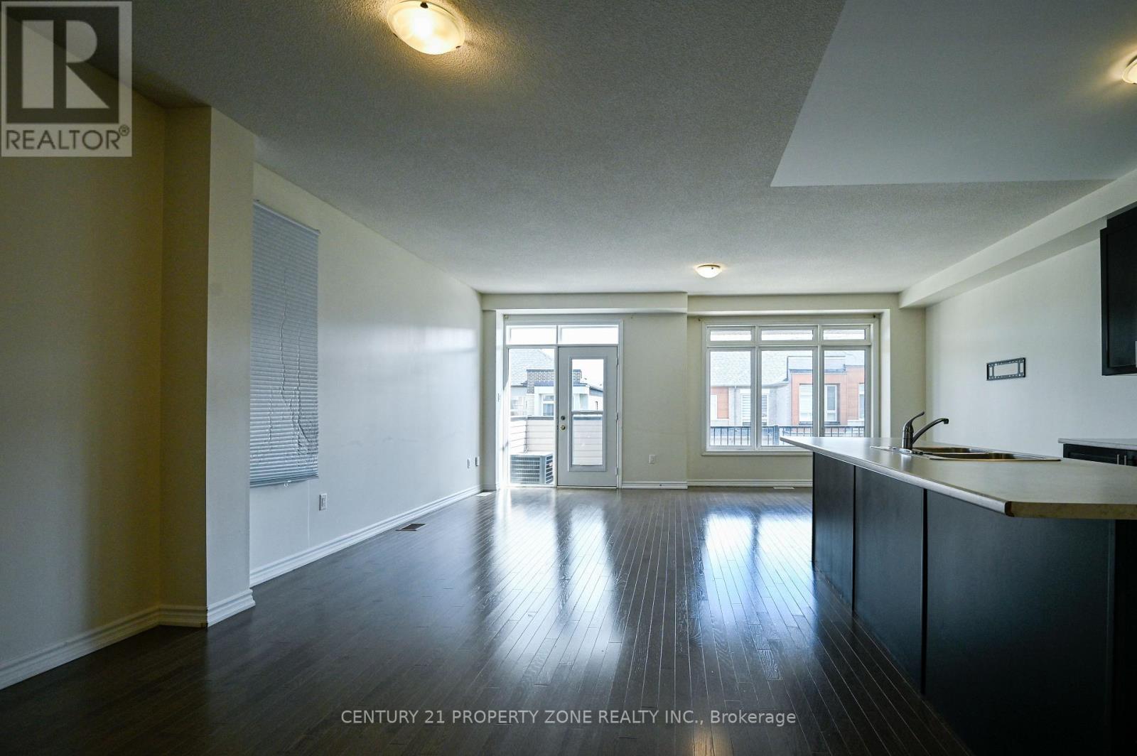 42 Donald Ficht Crescent, Brampton, Ontario  L7A 5H6 - Photo 8 - W13748298