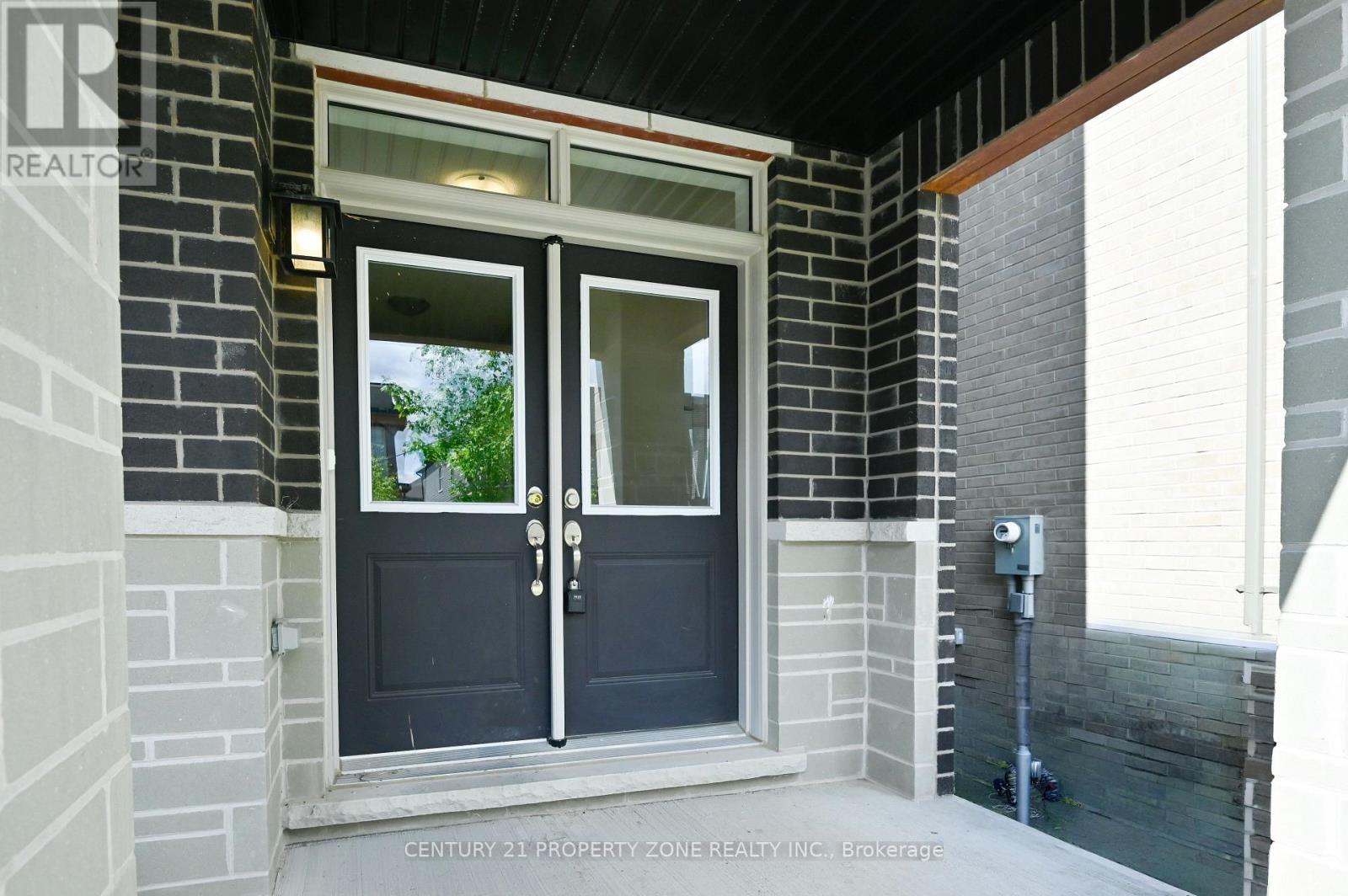 42 Donald Ficht Crescent, Brampton, Ontario  L7A 5H6 - Photo 5 - W13748298