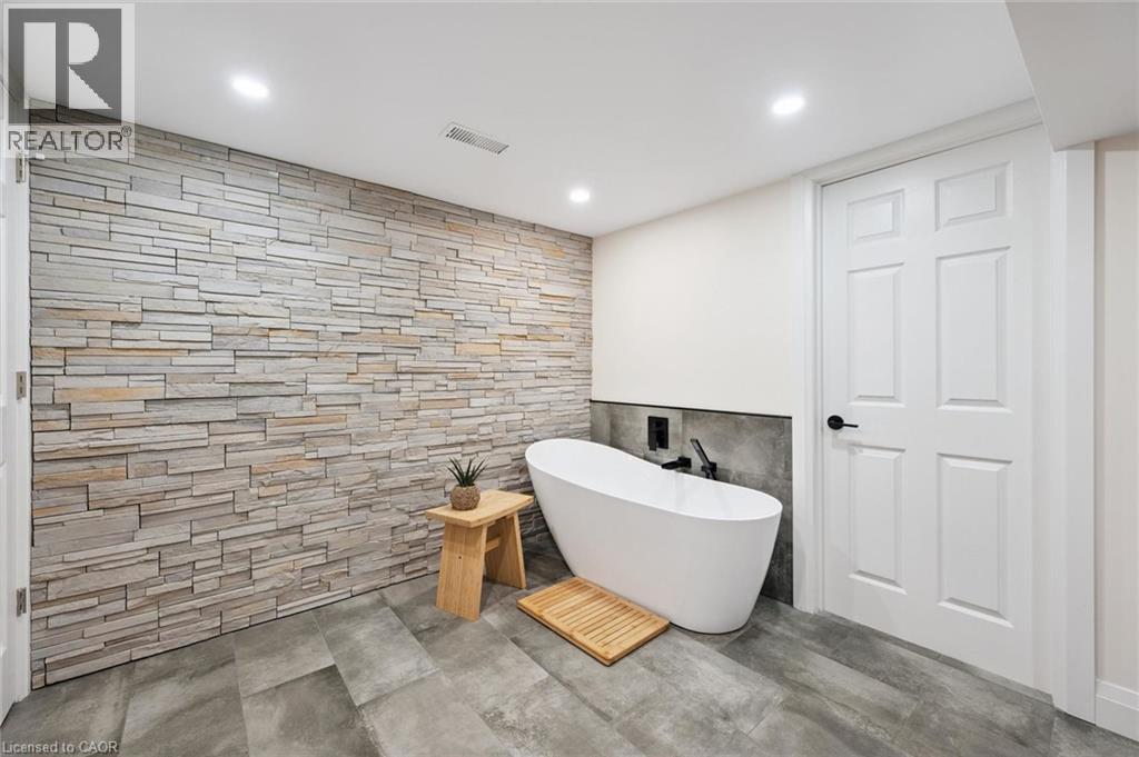 22 Sleeman Avenue, Guelph, Ontario  N1H 6E9 - Photo 22 - 40861245