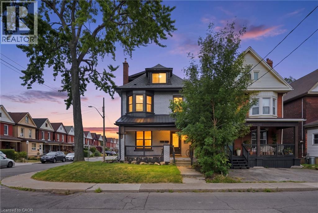 106 BARNESDALE Avenue N, Hamilton, Ontario