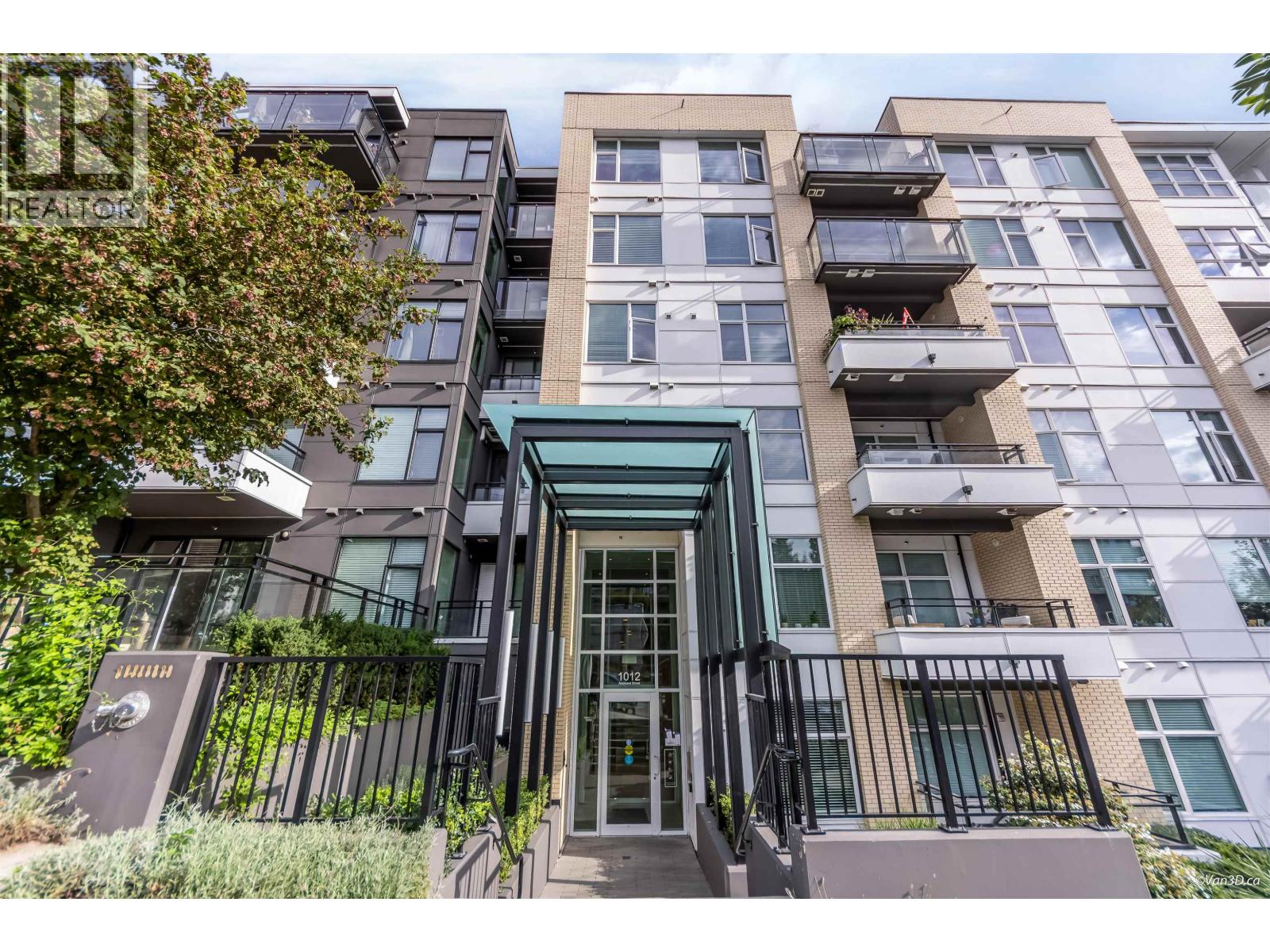 313 1012 Auckland Street, New Westminster, British Columbia  V3M 0M3 - Photo 2 - R3162356